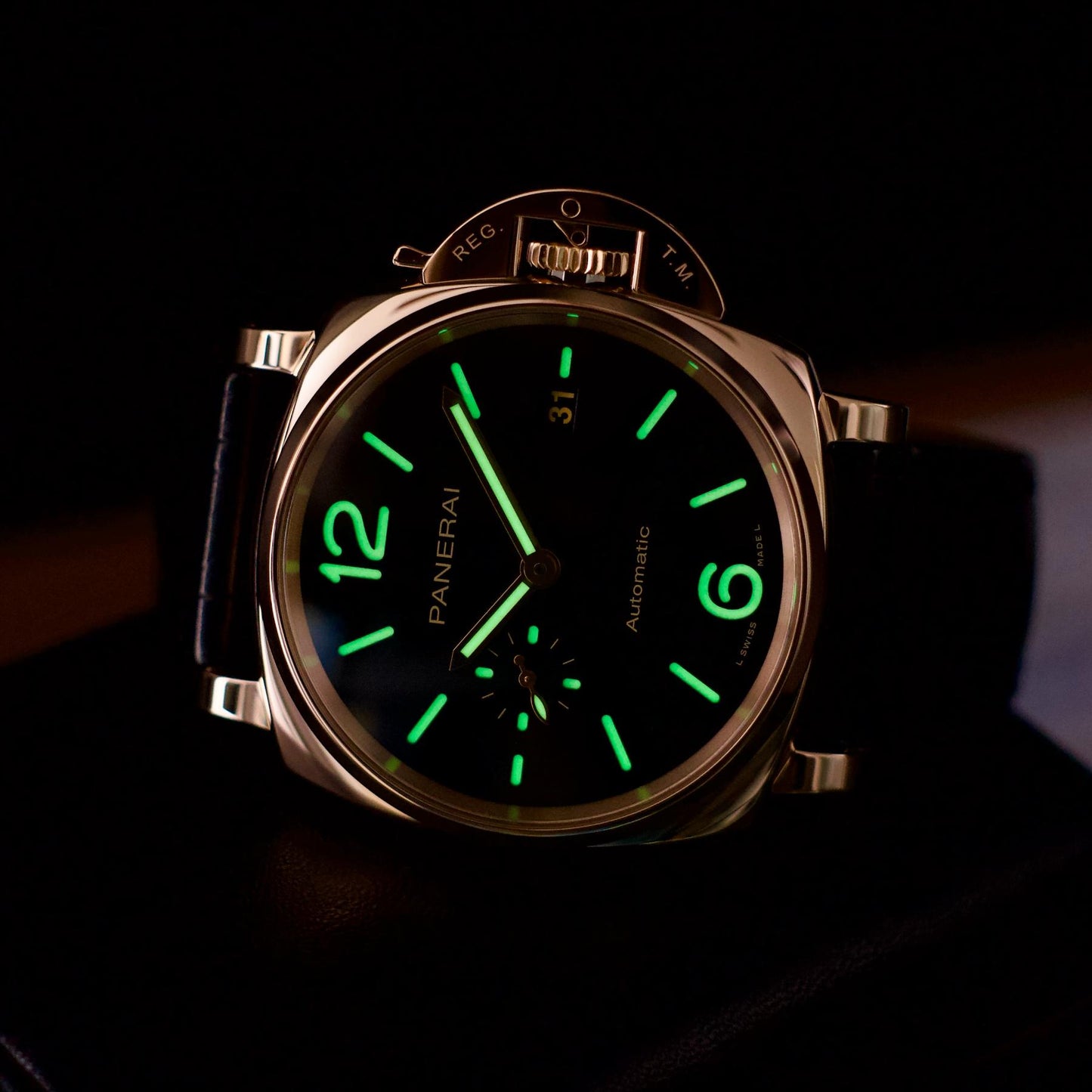 PAM01041 Luminor Due Goldtech Black Dial 42mm lumens