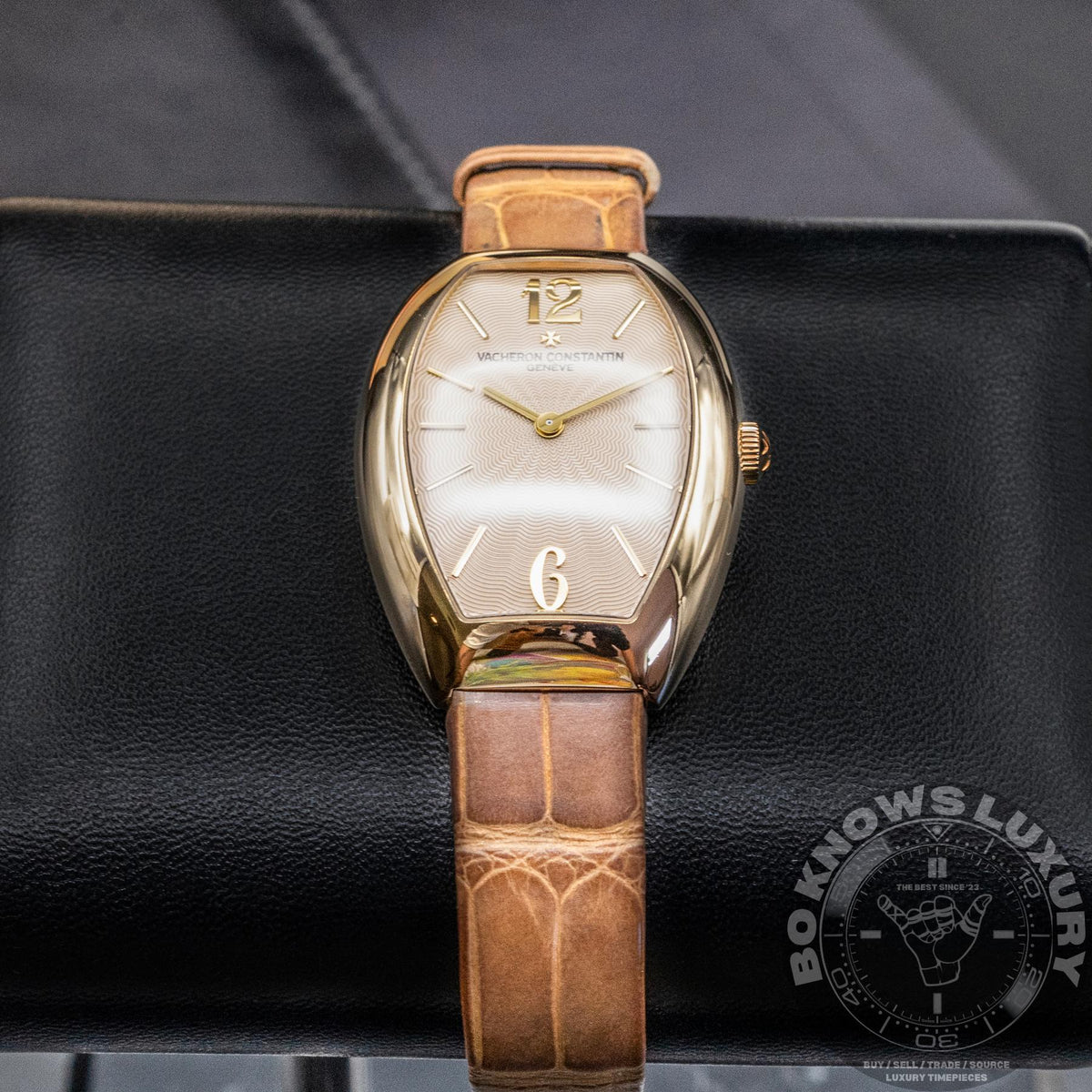 Vacheron Constantin Egerie 25040/000J 27.5mm 18K Yellow Gold Quartz Box Papers