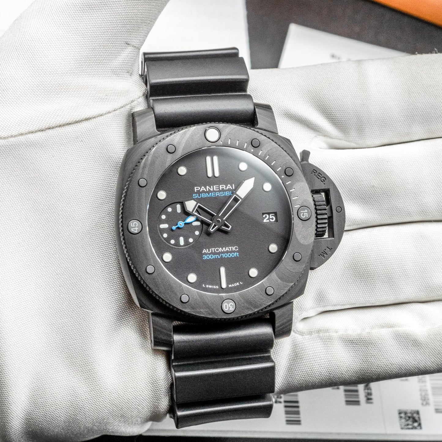 CarboTech PAM02231 42mm Black Dial