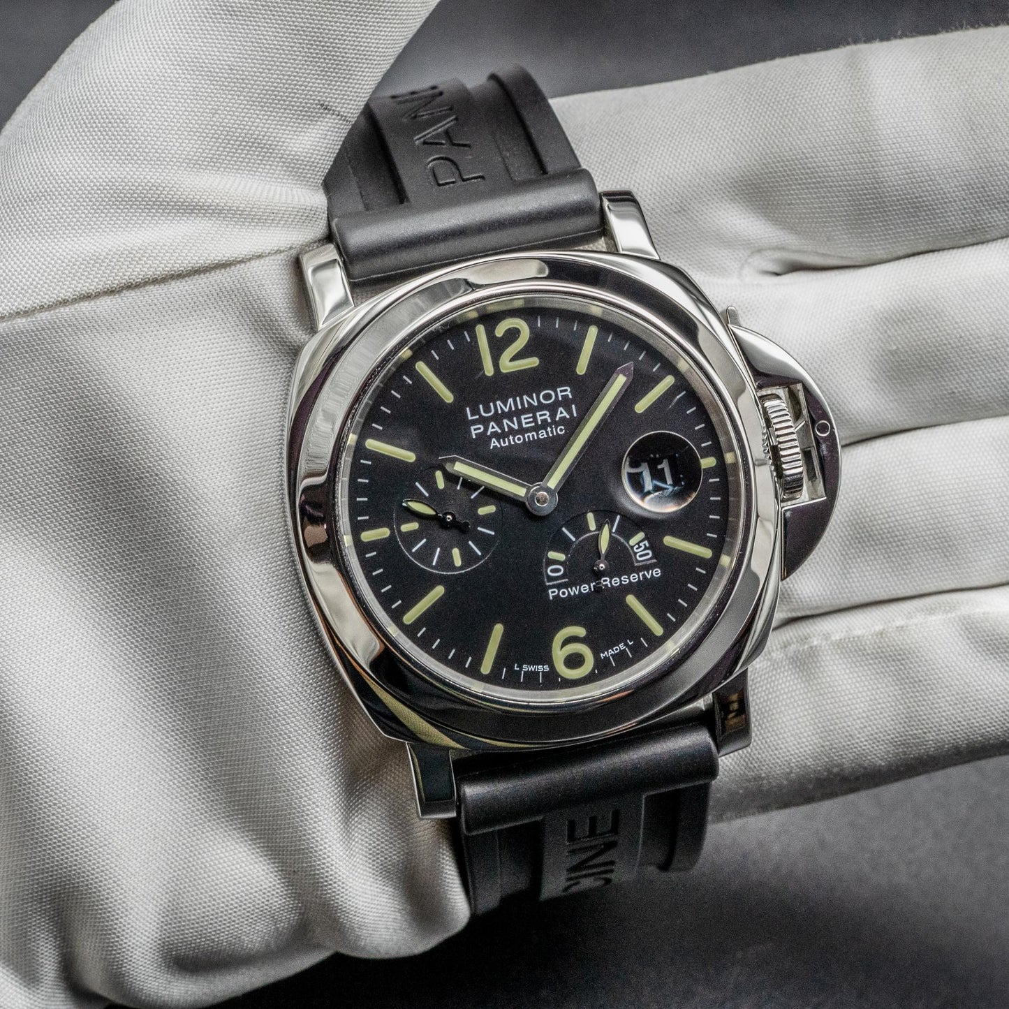 Panerai Luminor Power Reserve PAM01090 44mm Steel Black Dial Box Papers 2018