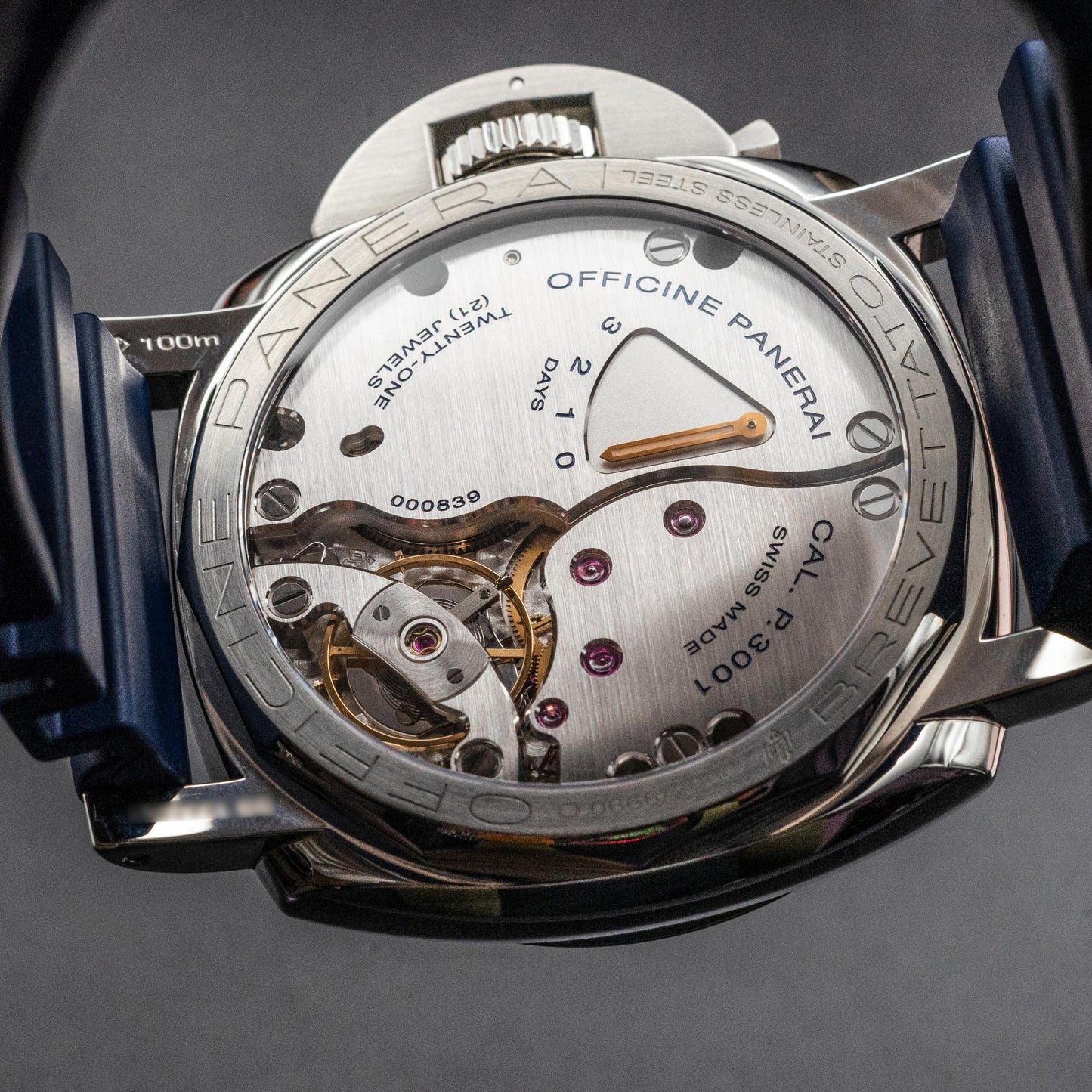 PAM00422 with blue strap Movement
