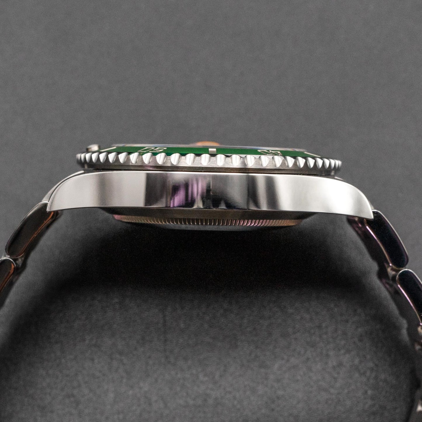 Rolex Submariner Date 126610LV 41mm Side
