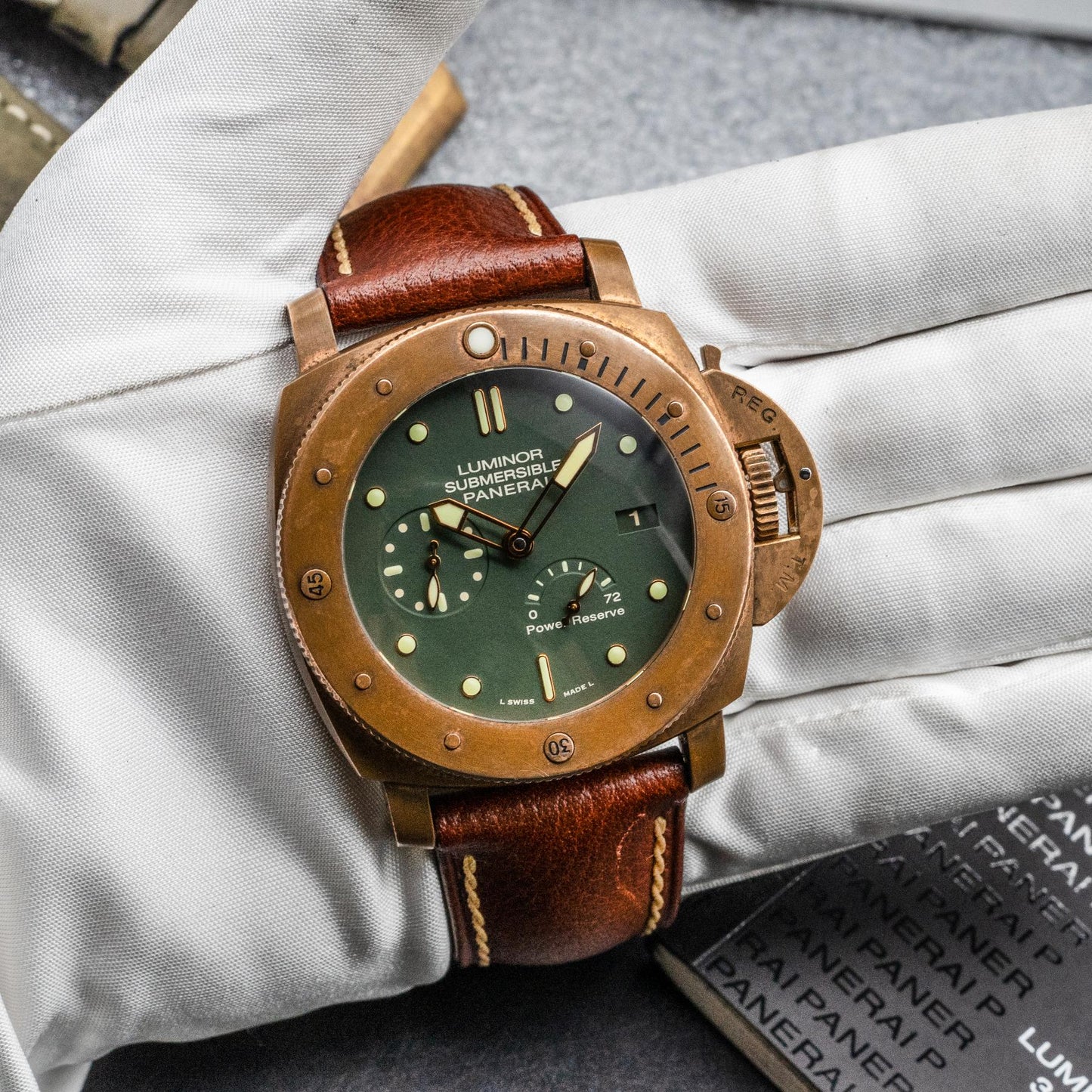 PAM00507 Bronzo Green Dial