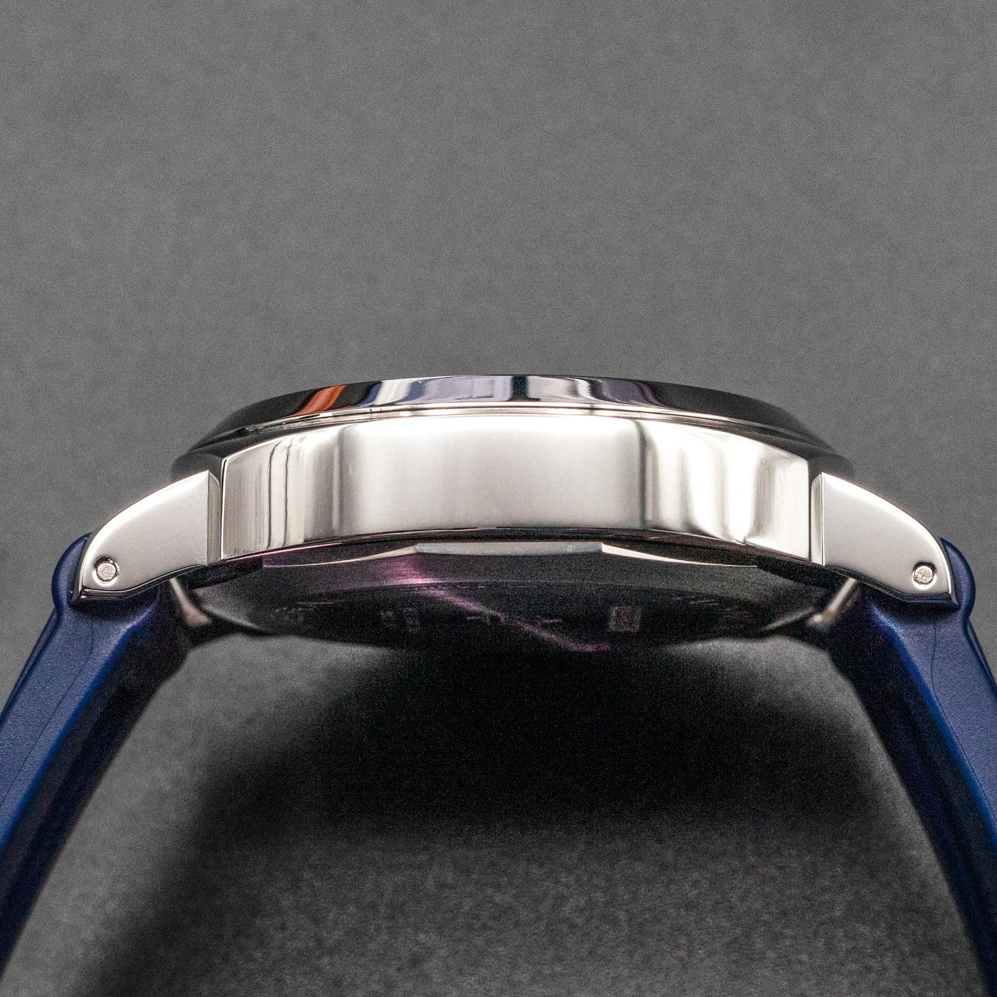 Base Logo PAM01087 44mm Side