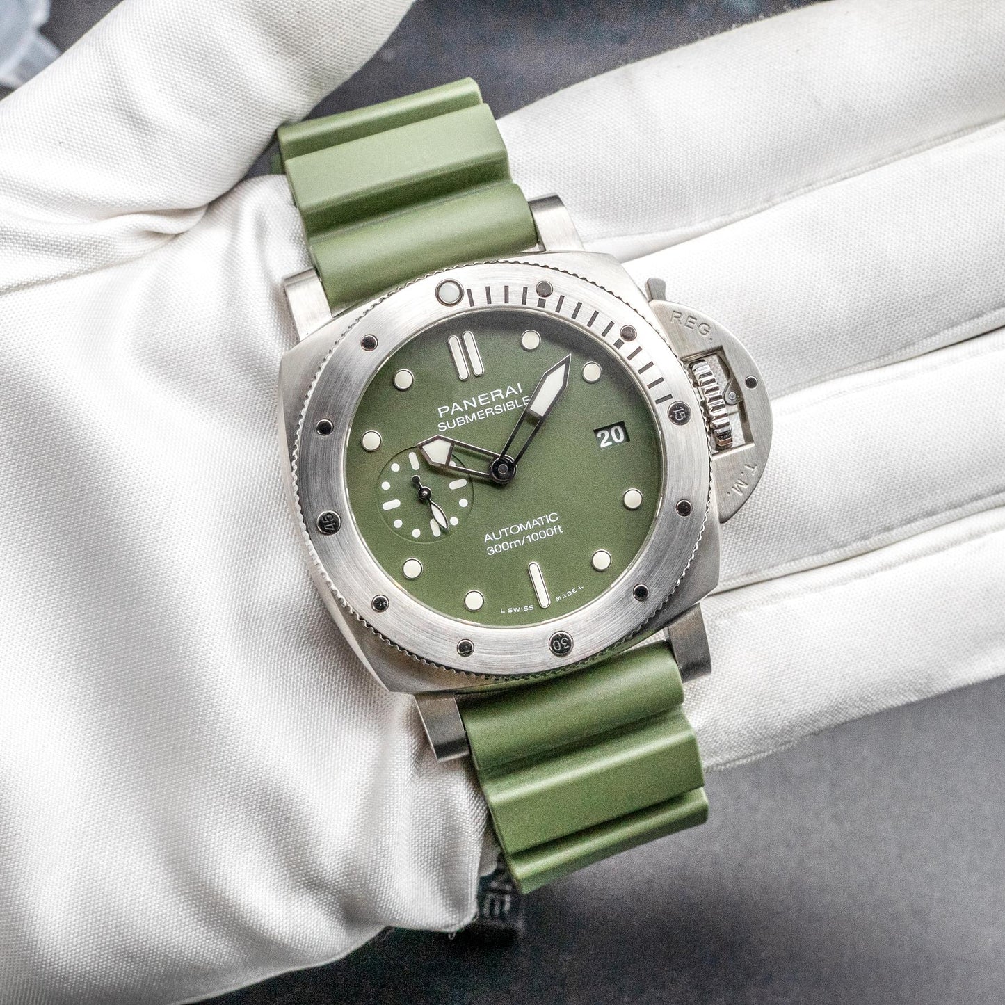 Panerai Submersible Verde Militare PAM01055 42mm Green Dial Box Papers 2020