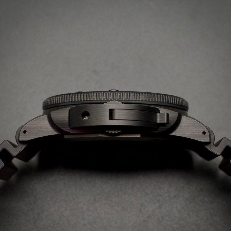 Panerai PAM02616 Submersible Carbotech 47mm Black Dial 2024 Full Set