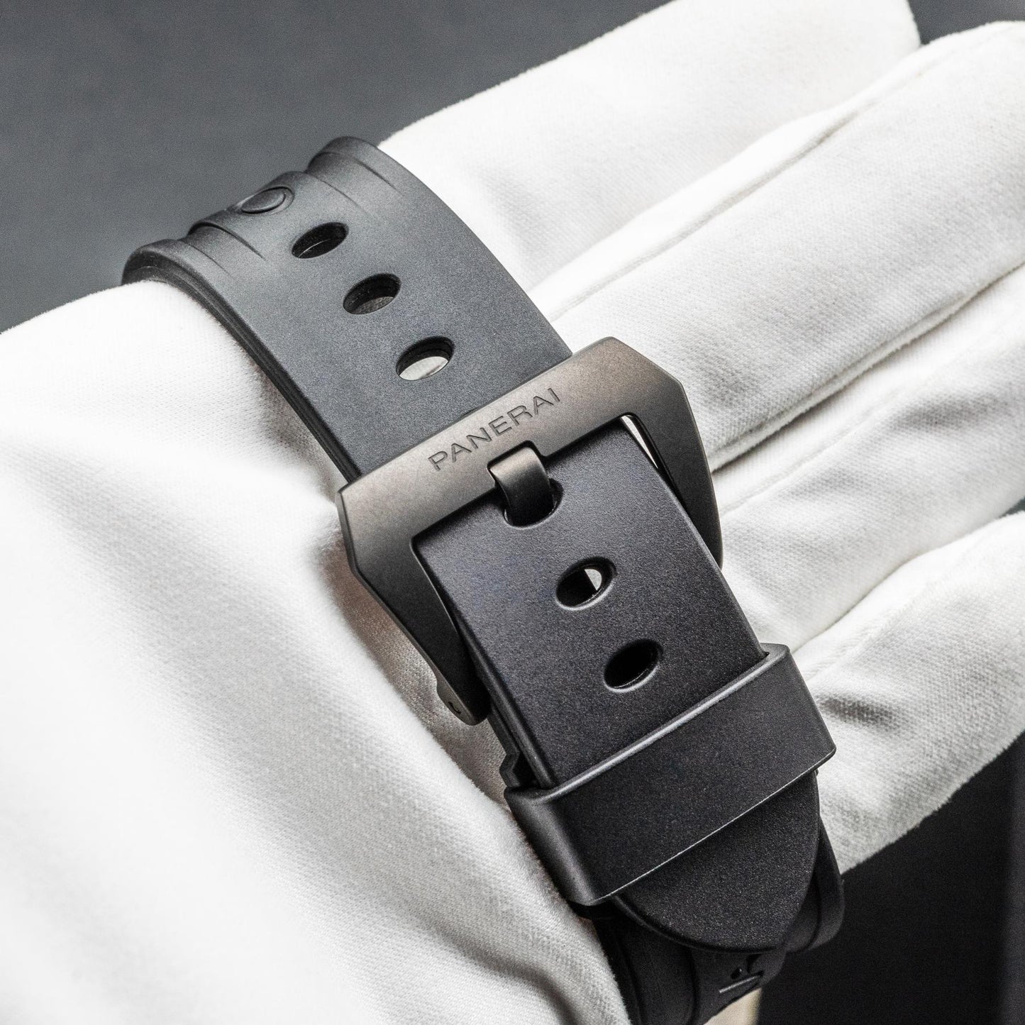 Panerai Luminor Submersible 1950 Left-Handed Ceramica PAM00607 47mm Box Papers