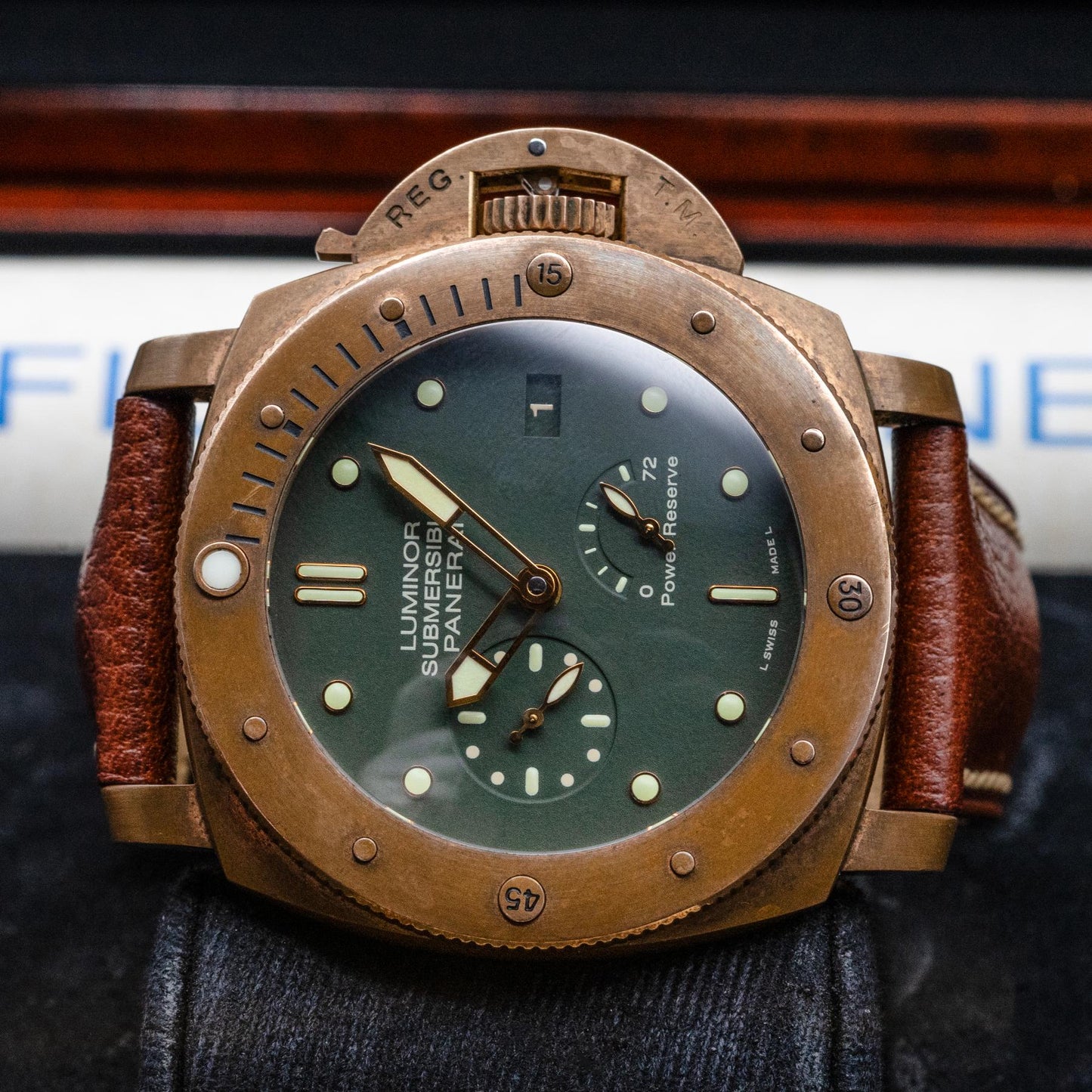 PAM00507 Bronzo Green Dial
