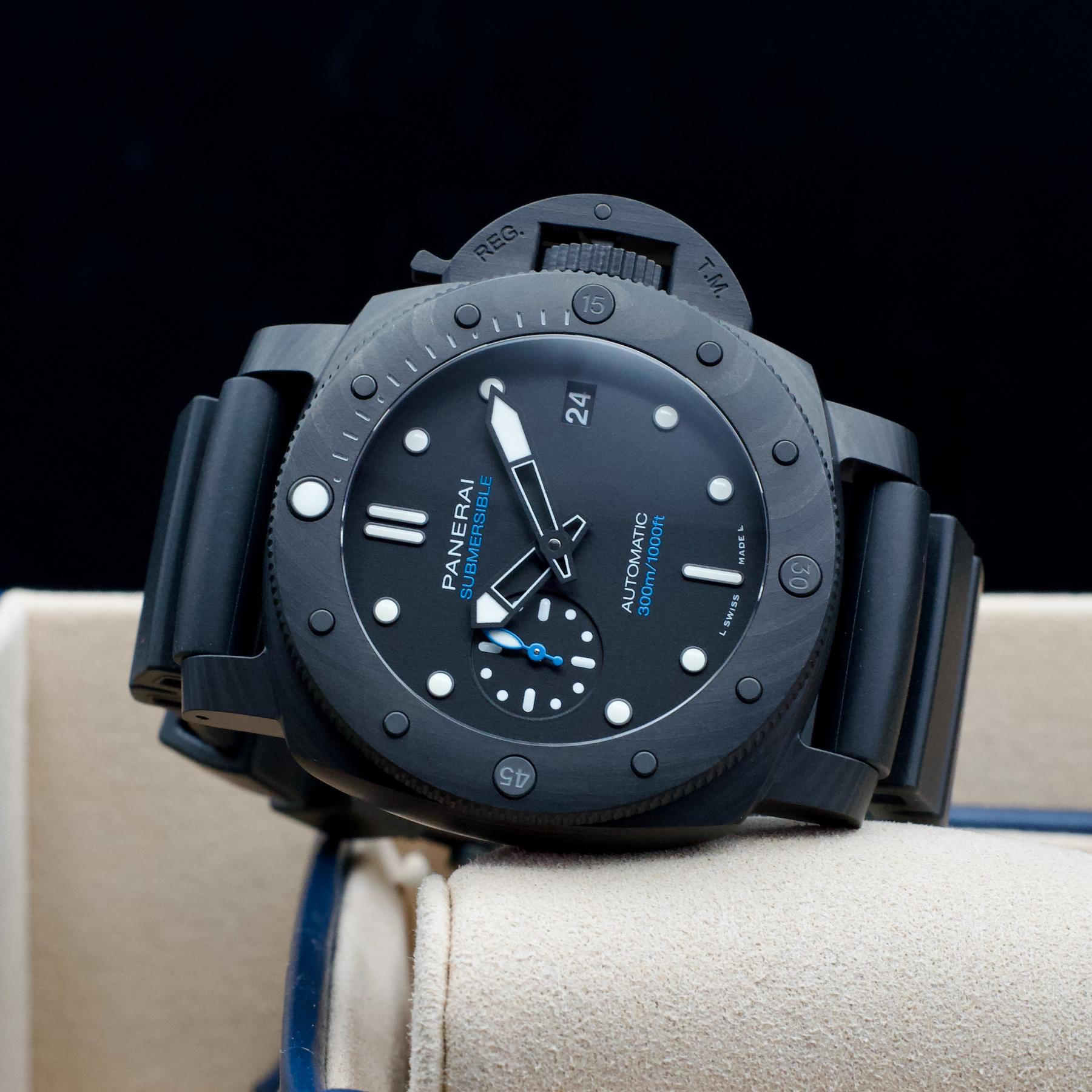 Panerai Submersible Carbotech PAM02231 42mm Black Dial Box Papers 2025