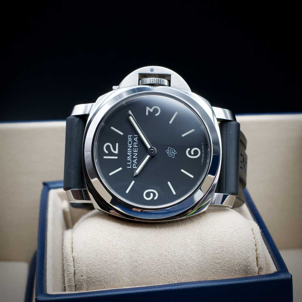 Panerai Luminor Base Logo Black Dial 44 mm Steel Box Papers Manual Wind PAM01086