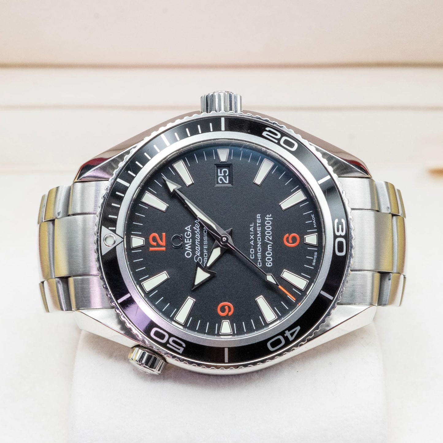 Omega Seamaster Planet Ocean 2201.51.00 42mm Black Orange Dial Box Papers 2010