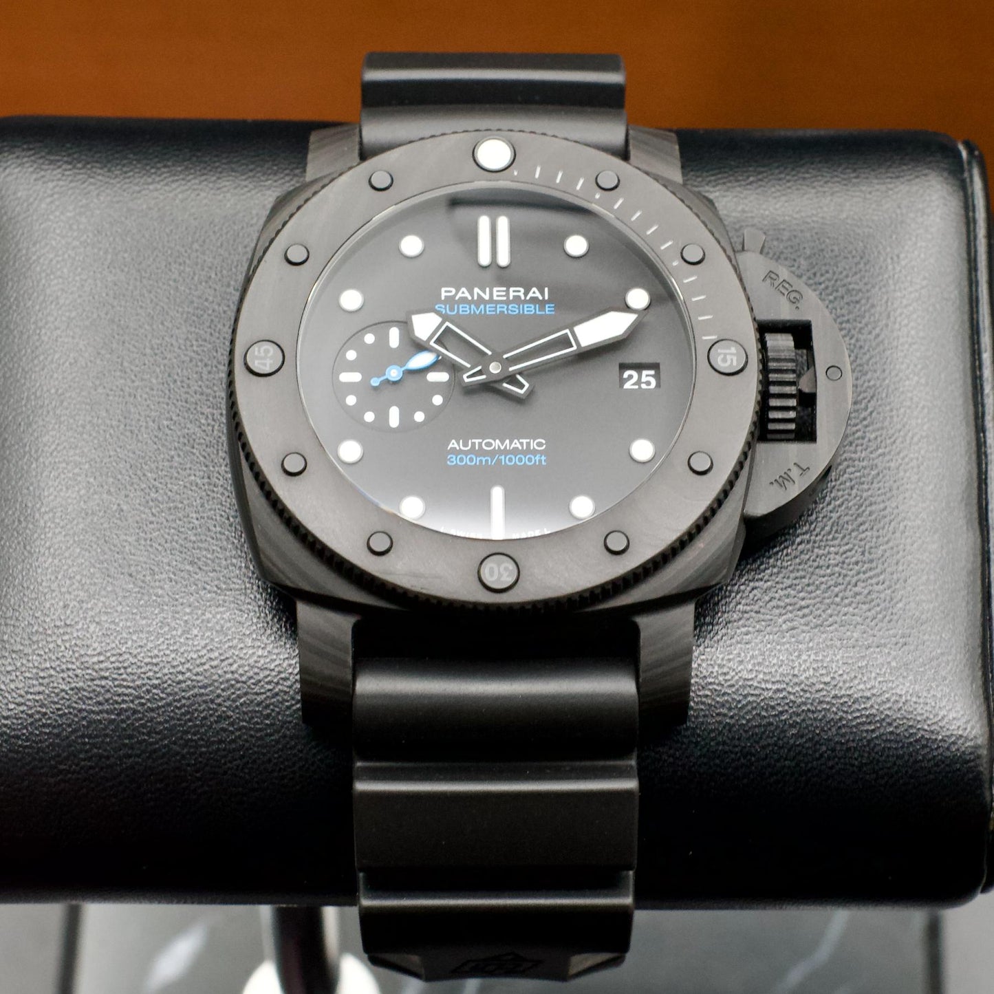 CarboTech PAM02231 42mm Black Dial