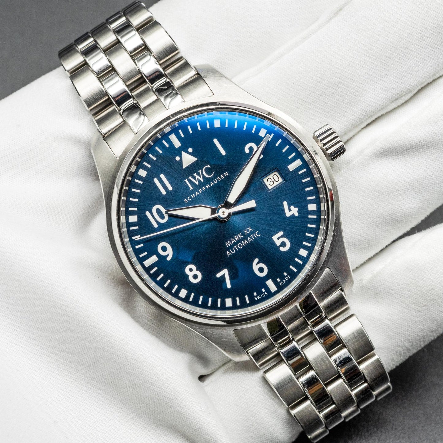 IWC Pilot's Watch Mark XX IW328203 40mm Steel Blue Dial Box Papers 2025