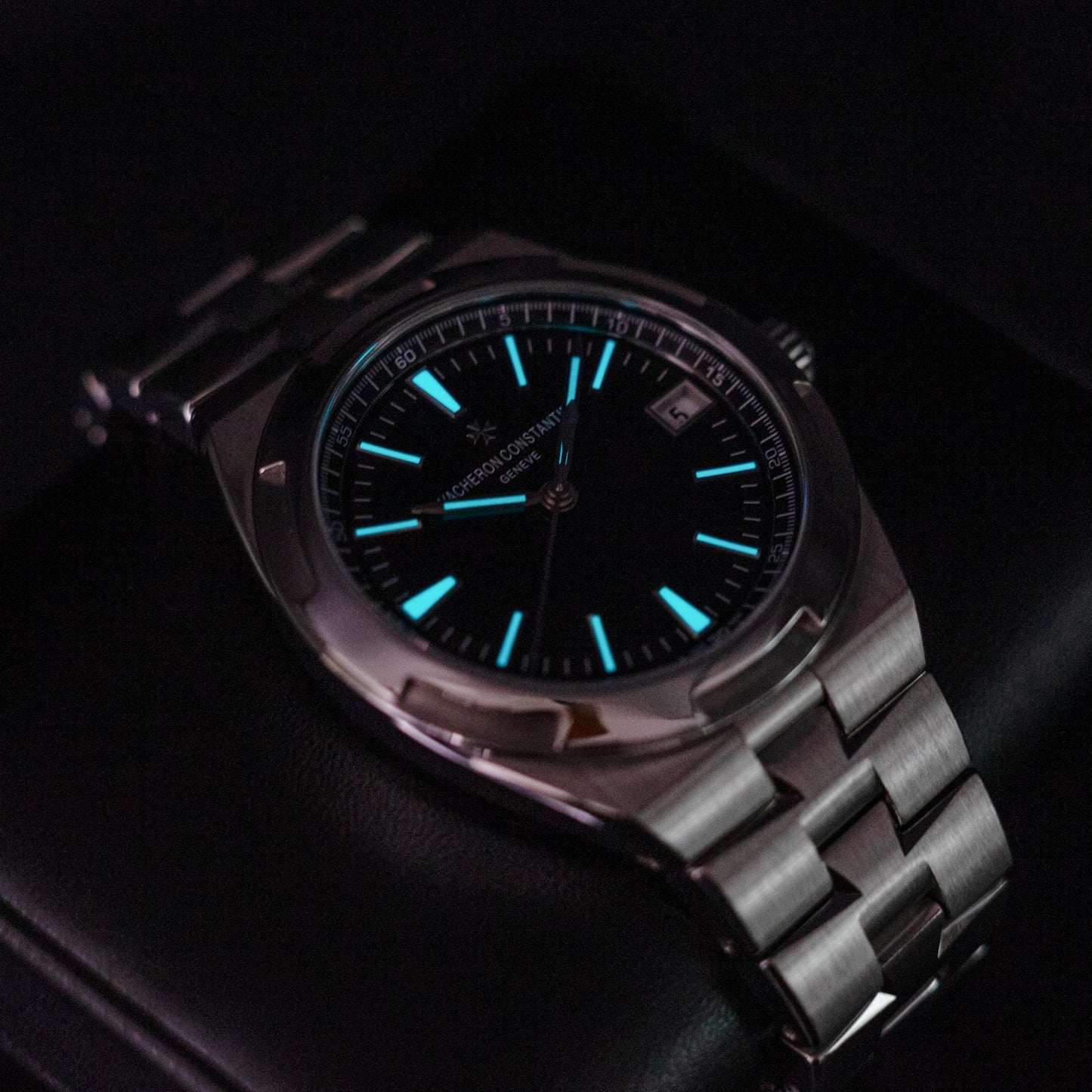 Vacheron Constantin Overseas 4500V/110A-B483 41mm Black Dial Box Papers 2022