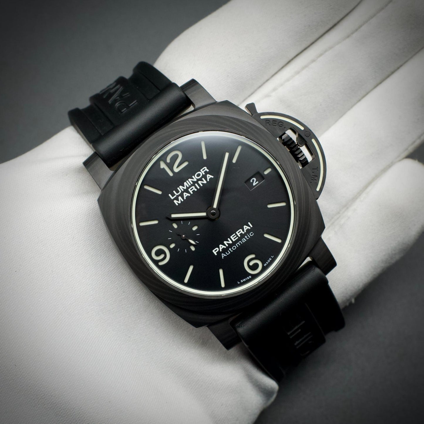 Panerai Luminor Marina Carbotech 44mm Limited 270 Pam01118 70 Year Warranty