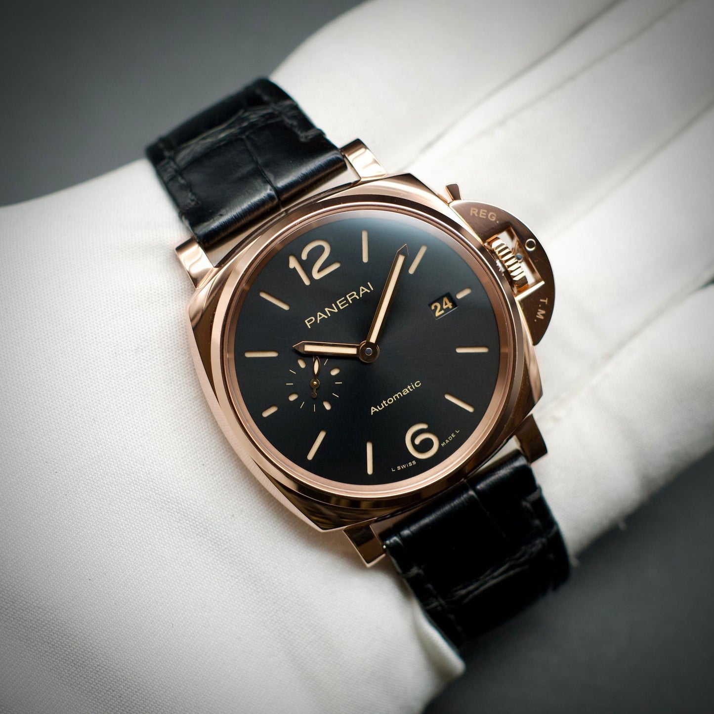 Panerai Luminor Due Goldtech PAM01041 42mm Black Dial Box Papers 2023