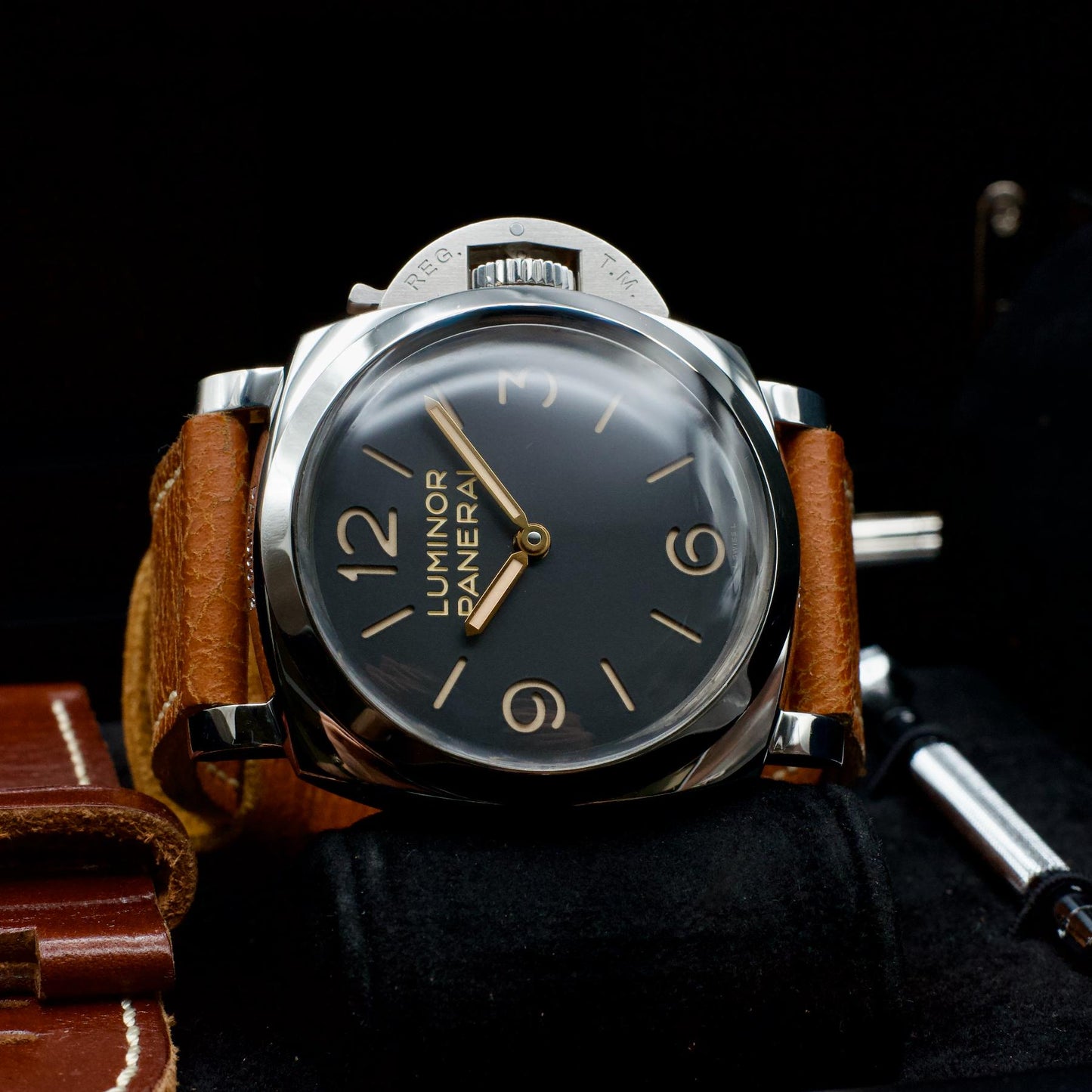PAM00372 Black Dial