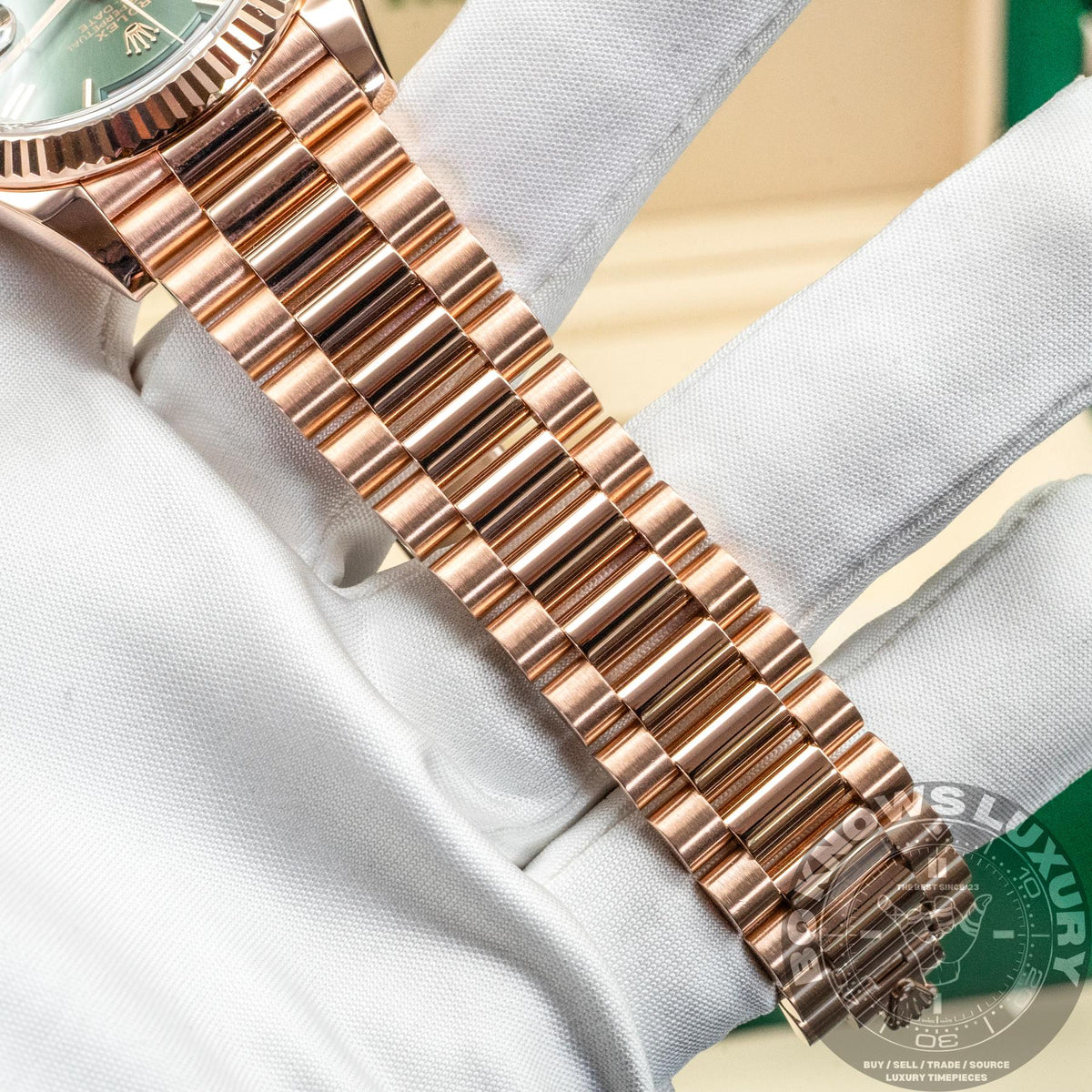 Rolex Day-Date 40 228235 40mm 18K Everose Gold Olive Green Roman Box Papers 2019