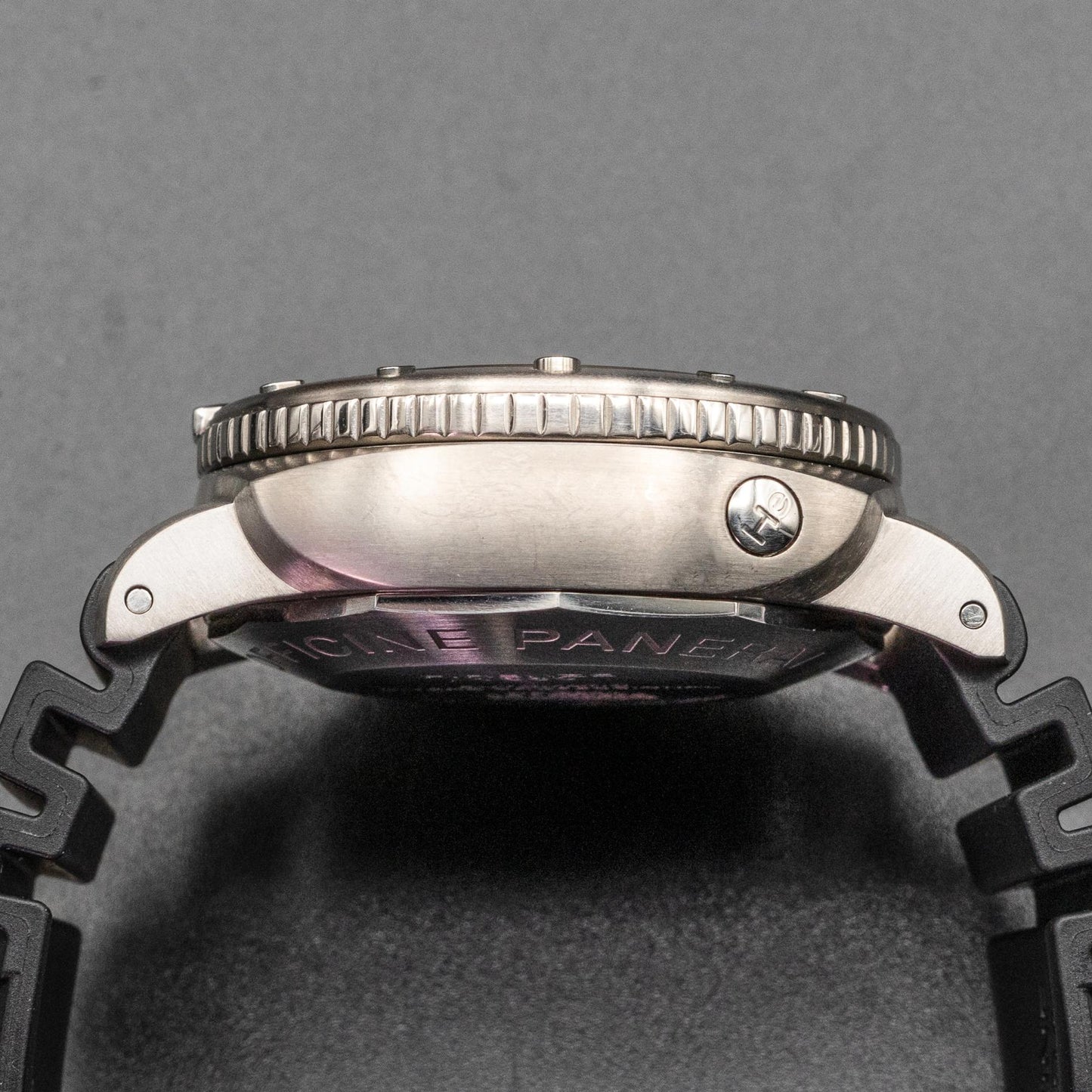 Panerai Submersible 1950 2500m PAM00364 Titanium