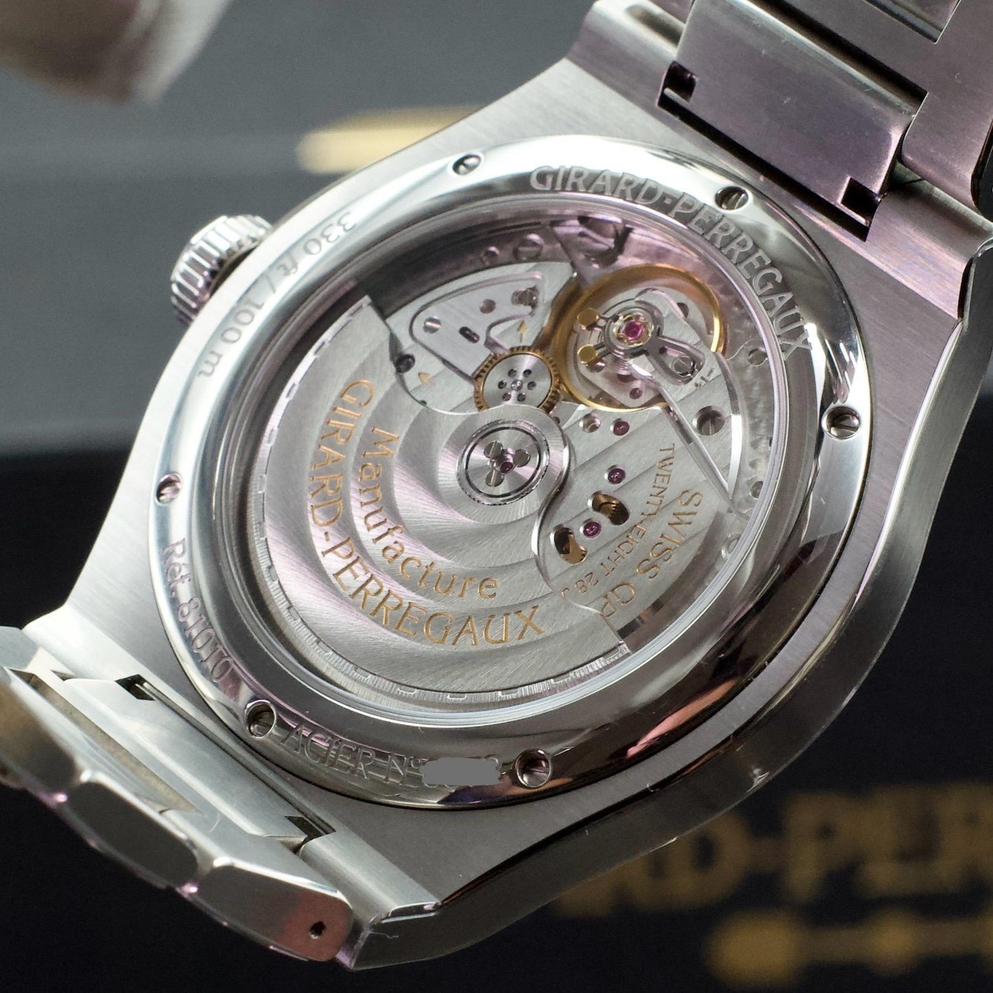 Girard-Perregaux Laureato 42mm Silver Dial 81010-11-131-11A Box Papers 2022