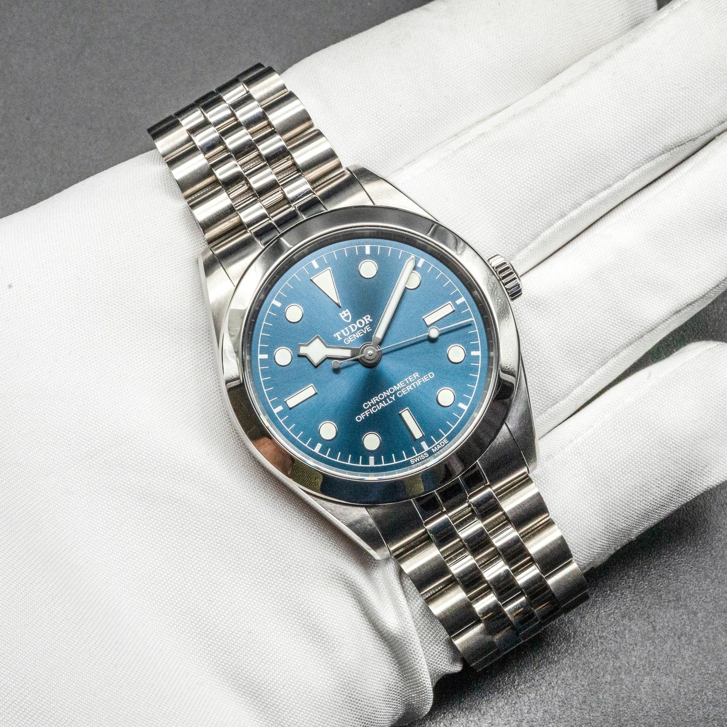 Tudor Black Bay One 39 M79660-0002