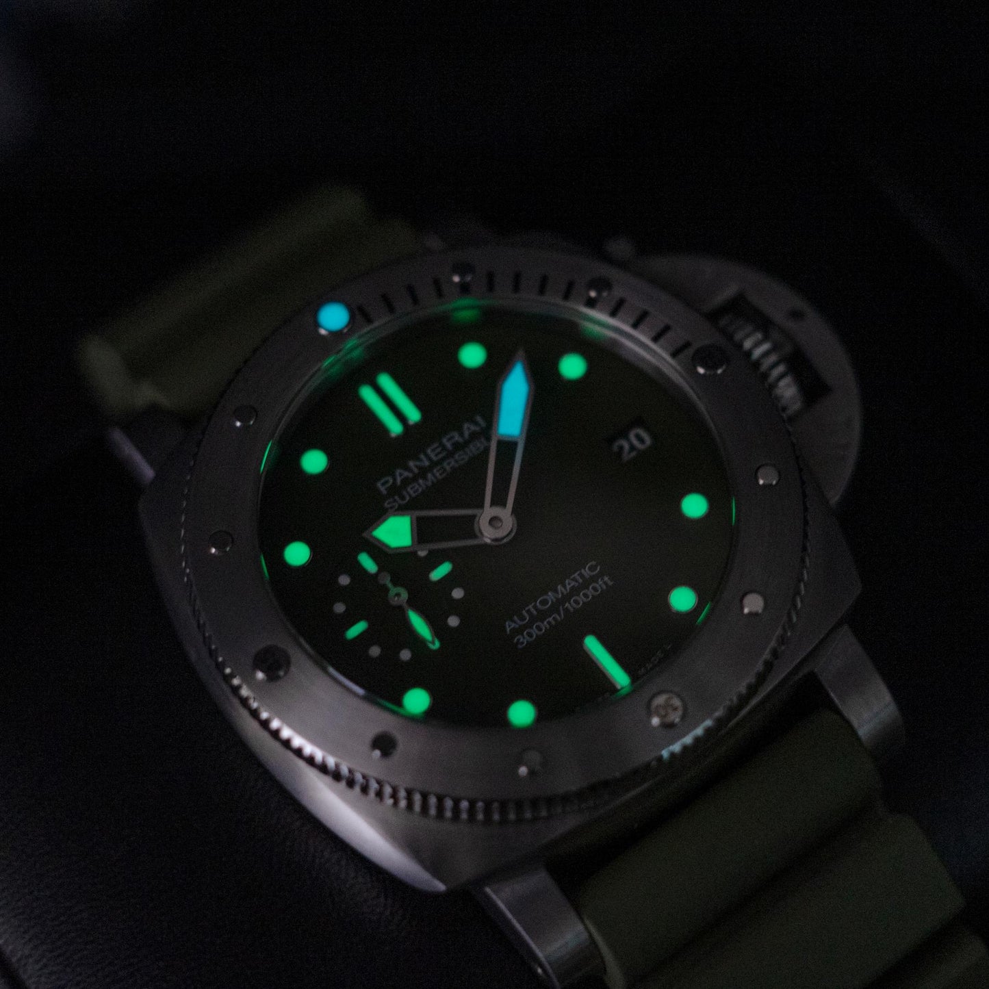 Panerai Submersible Verde Militare PAM01055 42mm Green Dial Box Papers 2020