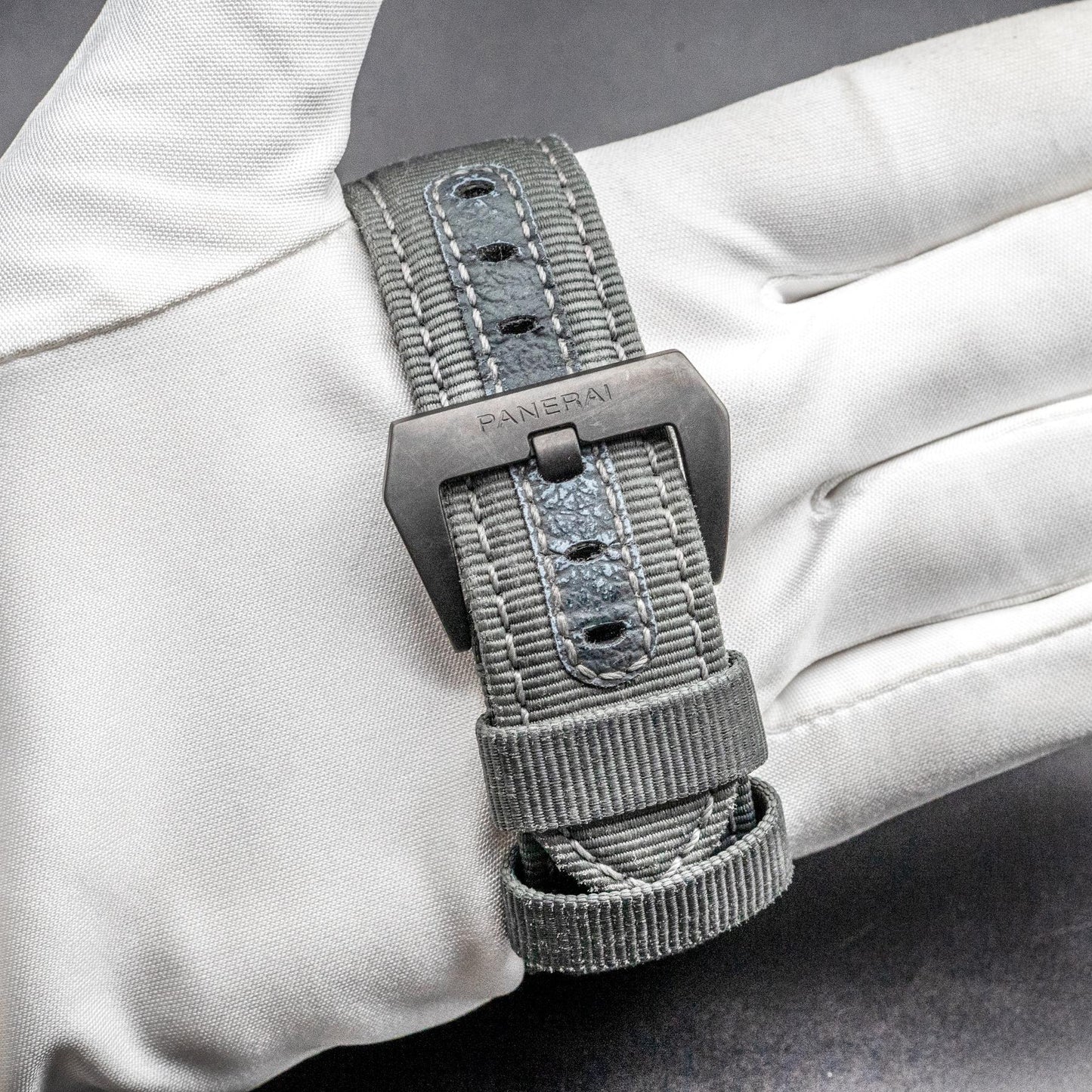 Panerai Luminor Base 8 Giorni Geneva Boutique PAM02121 Titanium LE 121