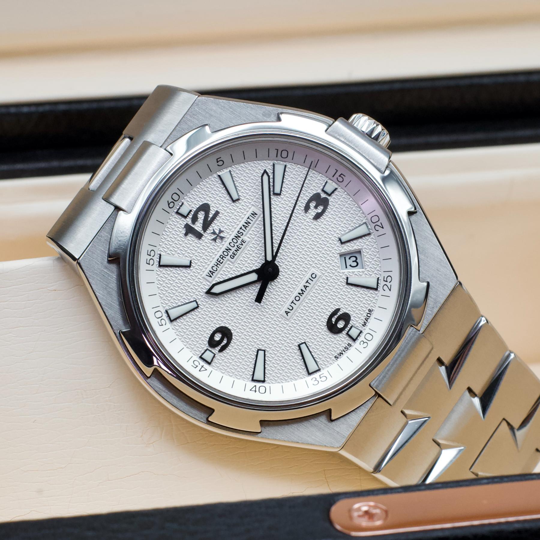 Vacheron Constantin Overseas 47040/B01A-9093 Silver Dial