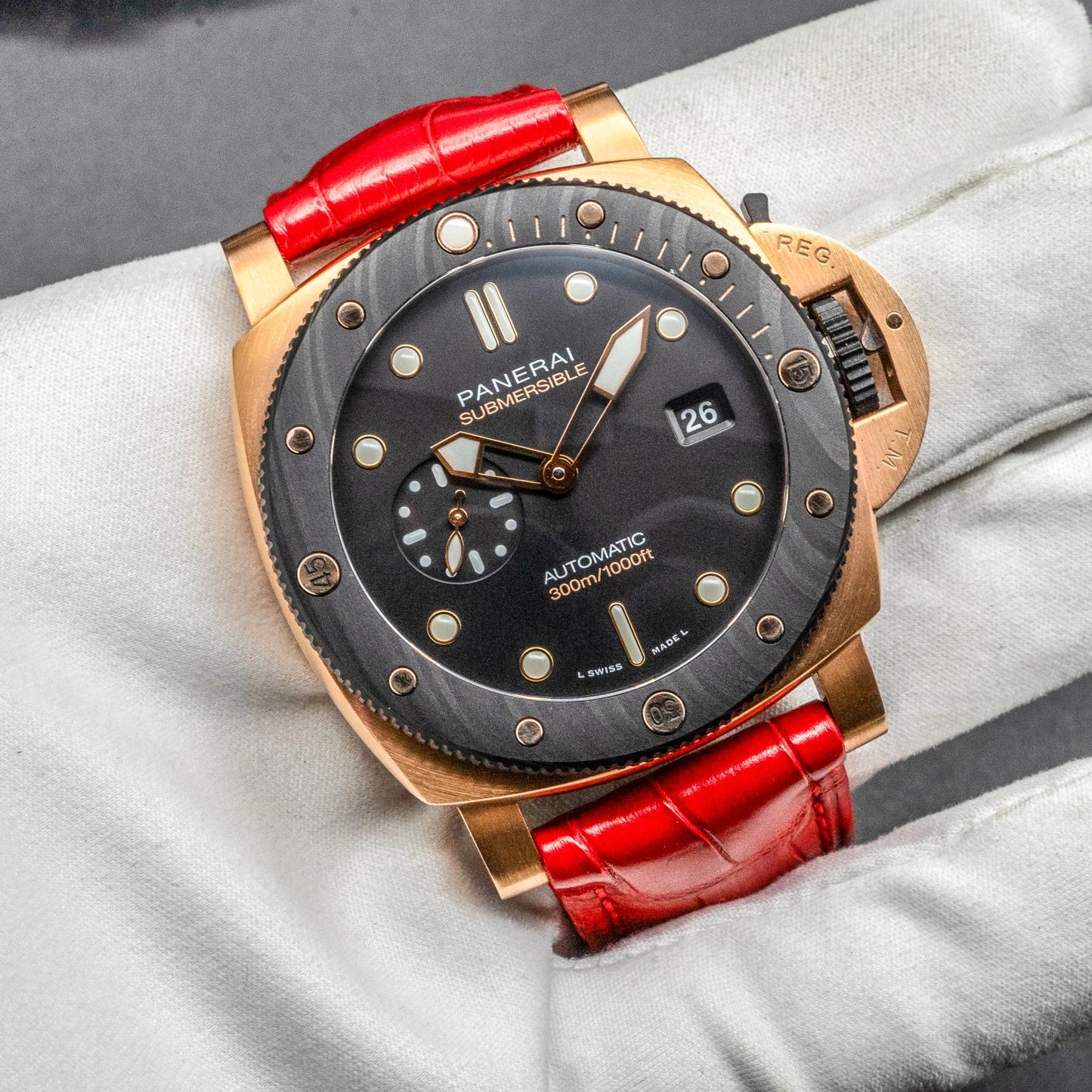 Panerai Submersible PAM02070 44mm Goldtech OroCarbo Black Dial Box Papers 2025