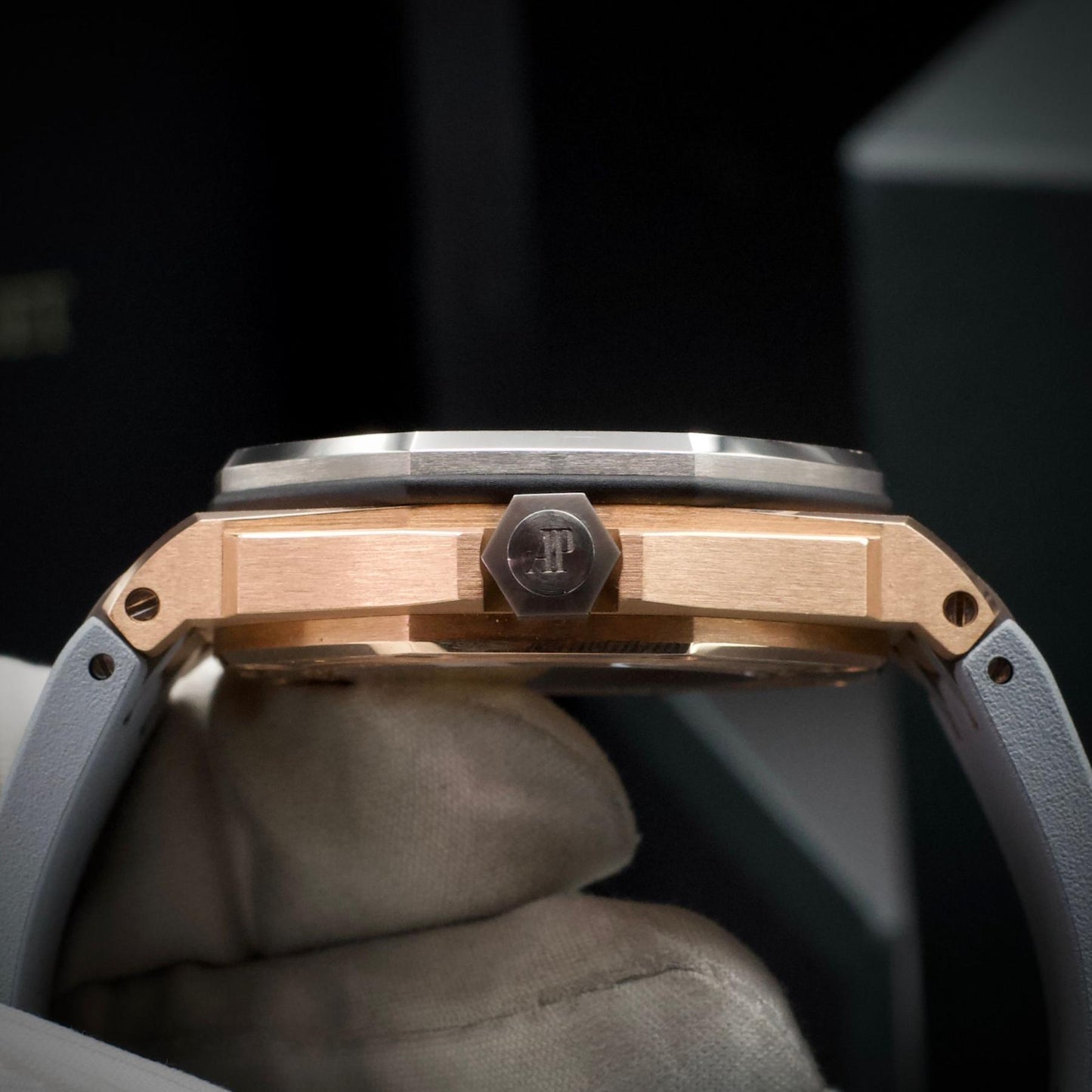 Audemars Piguet Royal Oak Offshore Diver Japan Diver 15711OI 42mm Rose Gold Grey Dial