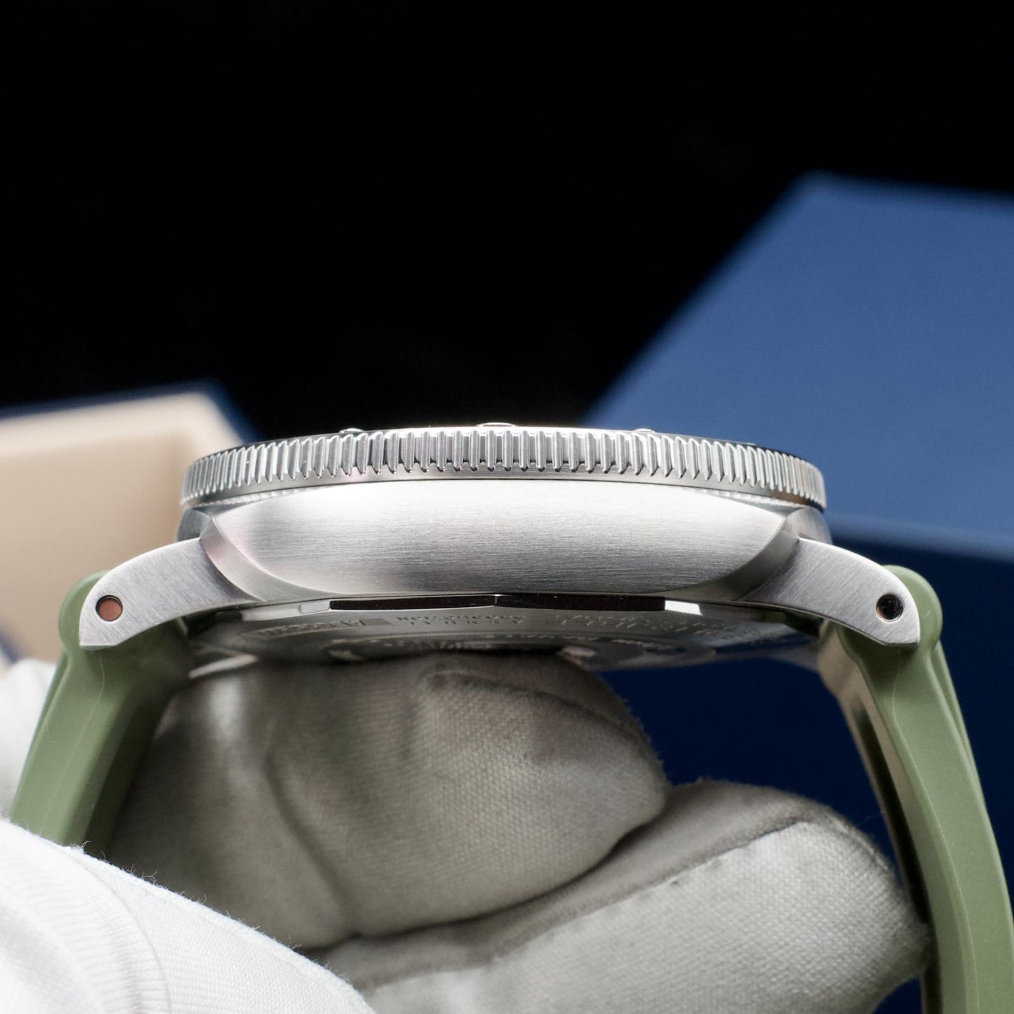 Panerai Submersible Marina Militare 3 Days Green Dial Stainless Steel side view