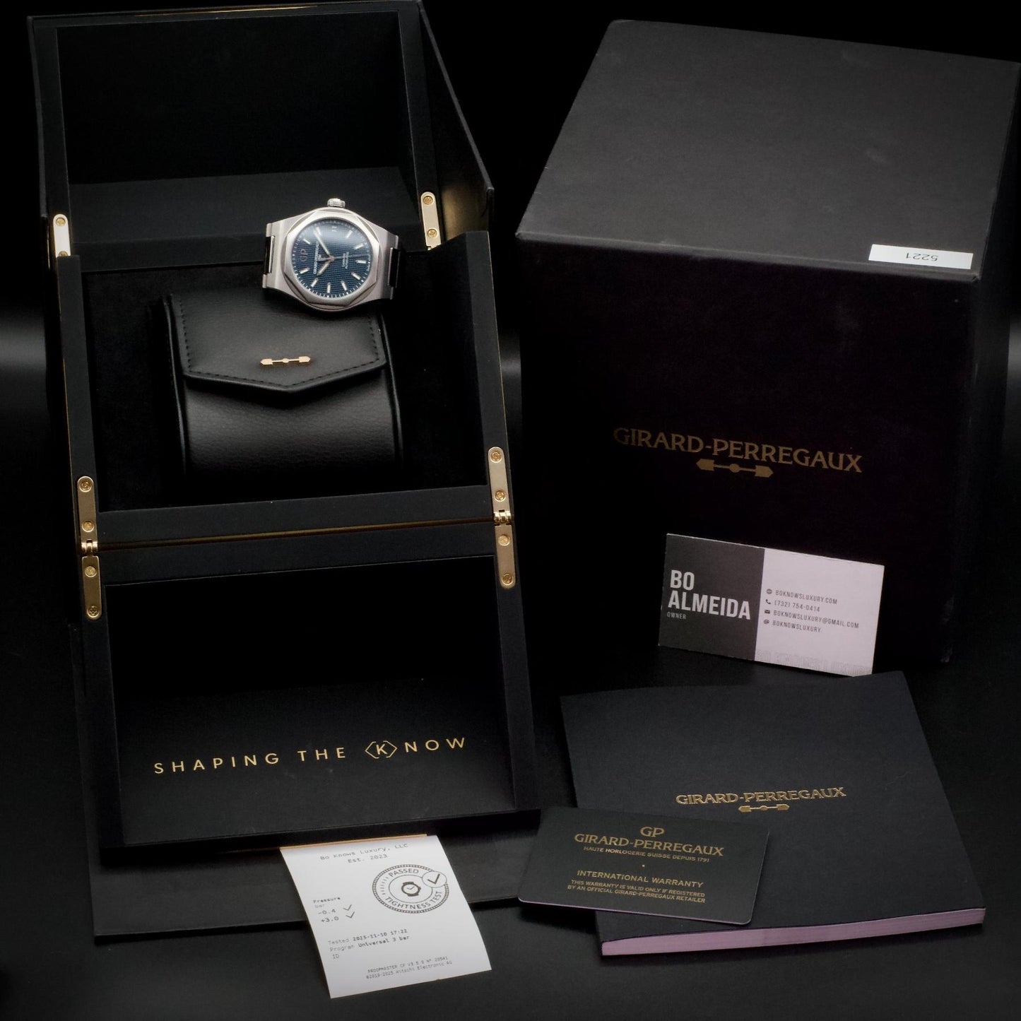 Girard-Perregaux Laureato 81010-11-431-11A 42mm Blue Dial 2023 Full Set