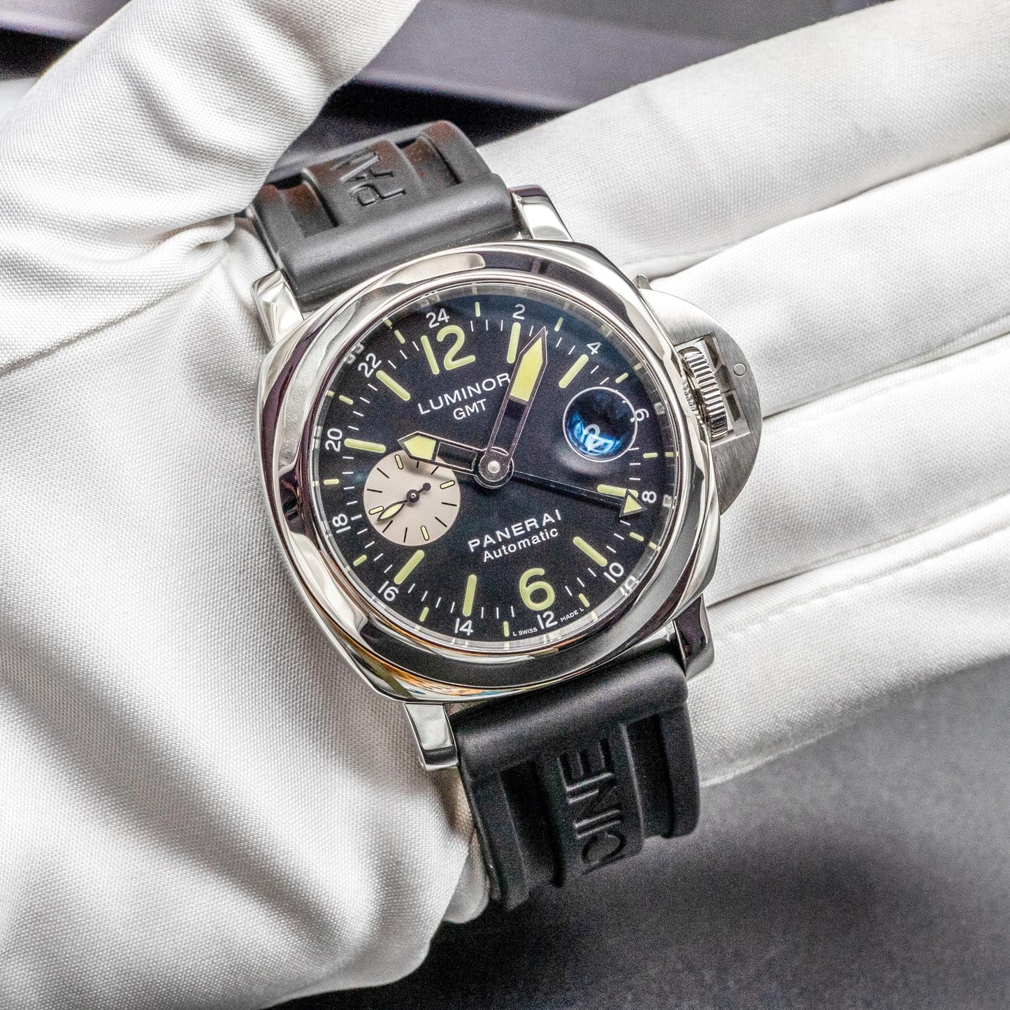 Panerai Luminor GMT PAM00088 44mm Black Dial Stainless Steel Box Papers 2014