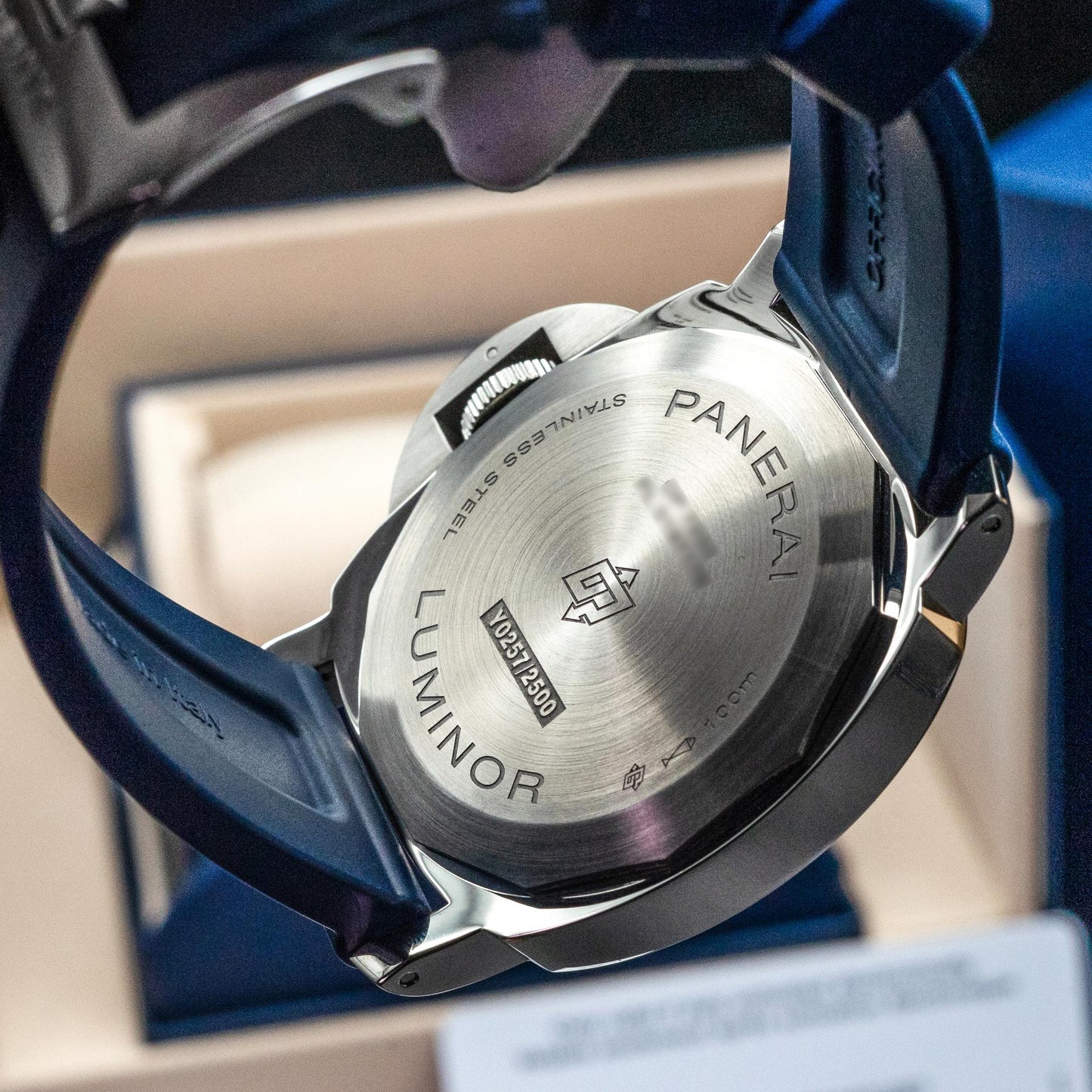 Base Logo PAM01087 44mm