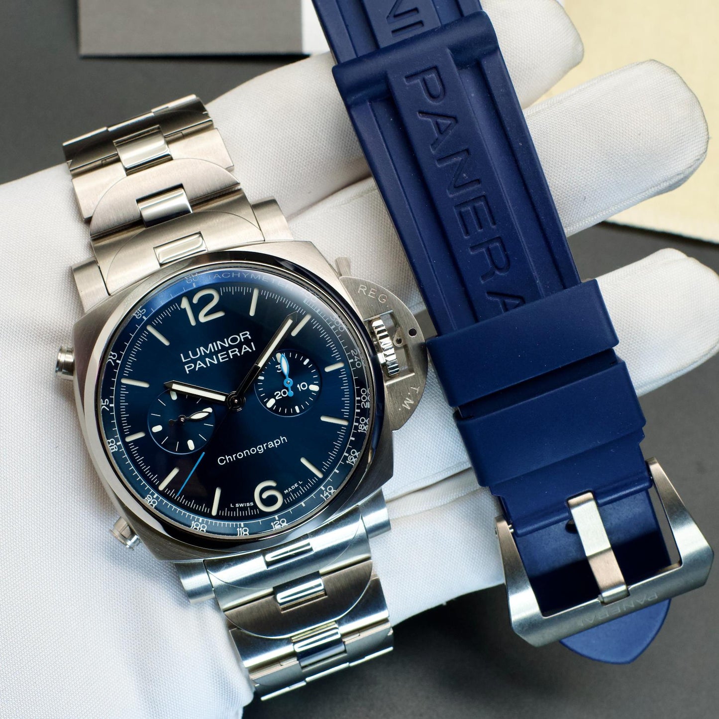 PAM01110 Luminor Chrono Blue Stainless Steel and blue bracelet