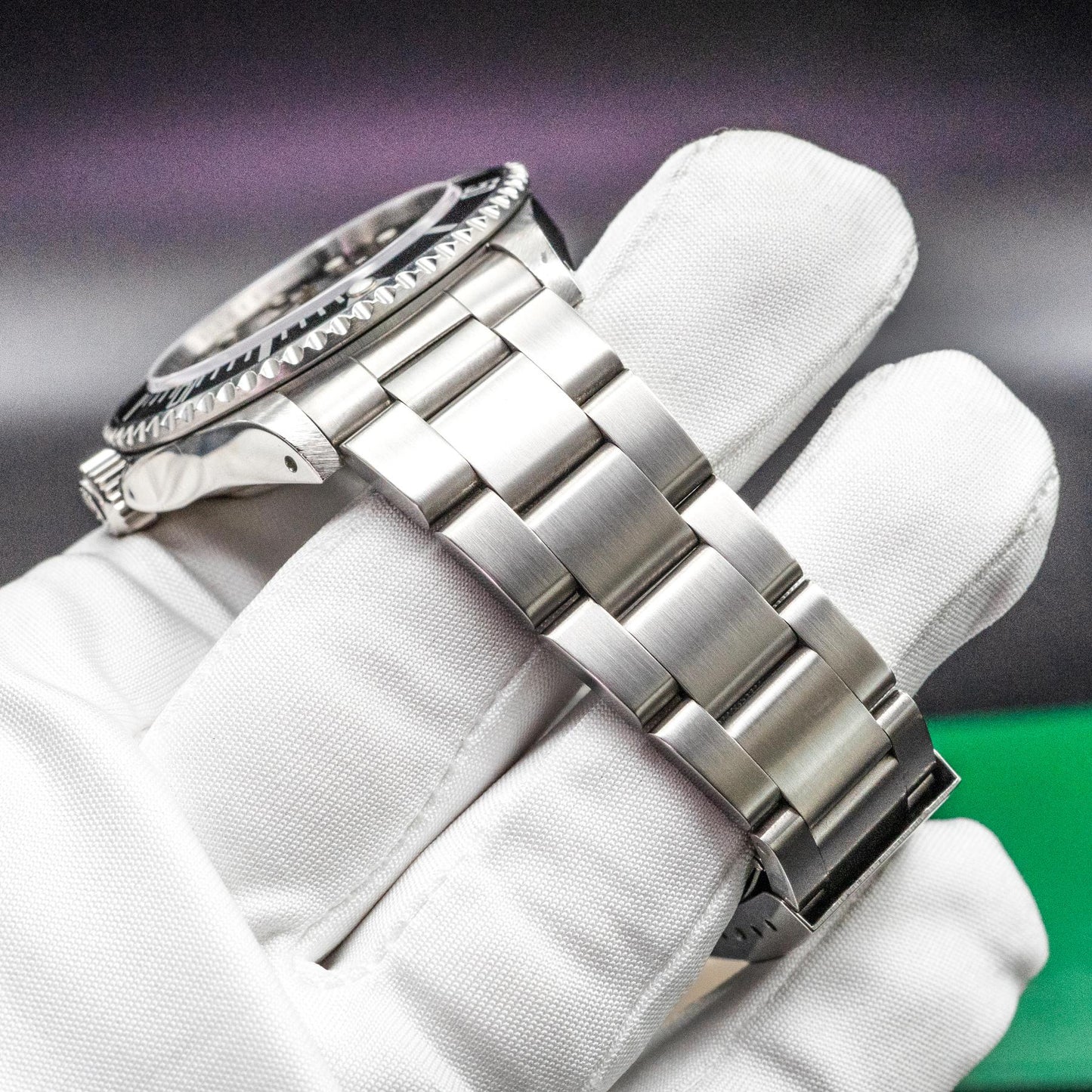 Rolex Submariner No-Date 14060M 40mm