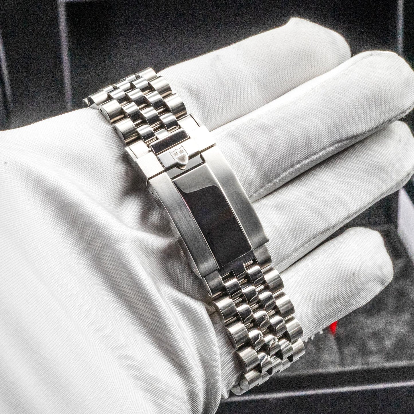 Tudor Black Bay One 39 M79660-0002