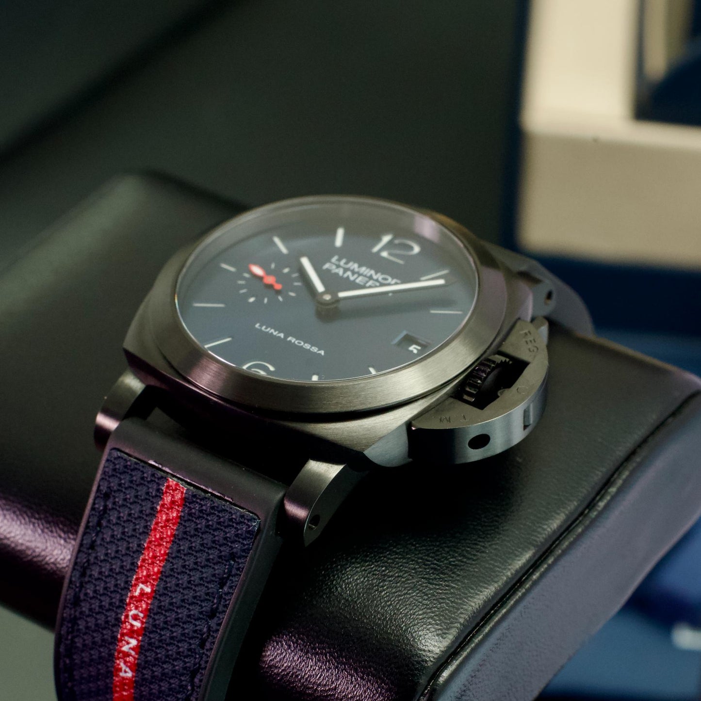 Panerai PAM01408 Luminor Quaranta Luna Rossa Limited Edition DLC 40mm
