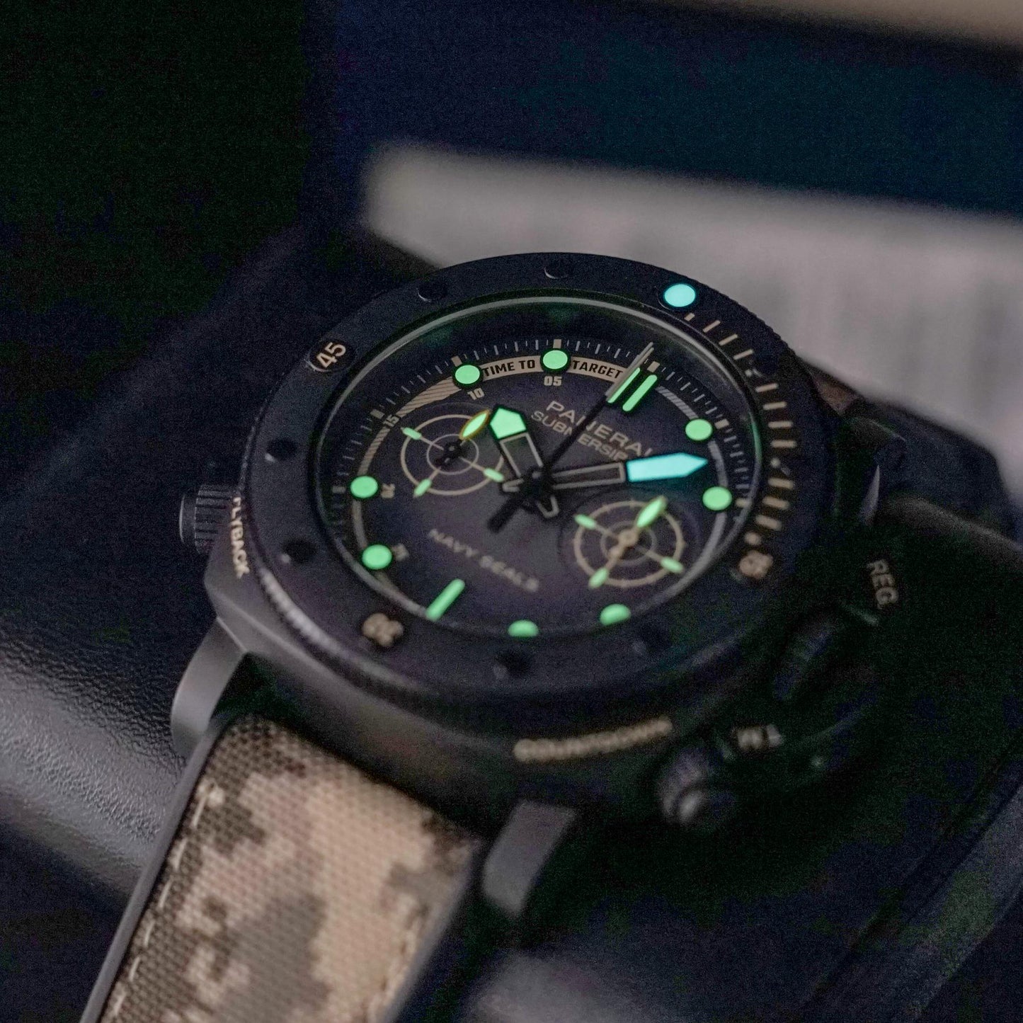 PAM01521 Submersible Chrono Navy SEALs Titanio Lumes