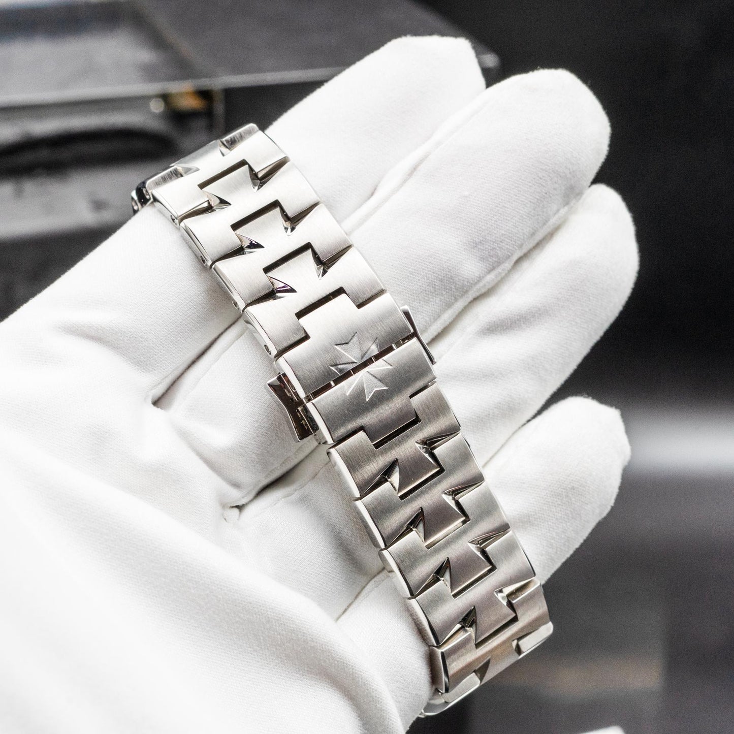 Vacheron Constantin Overseas 47040/B01A-9093 42mm Steel 2015 Full Set