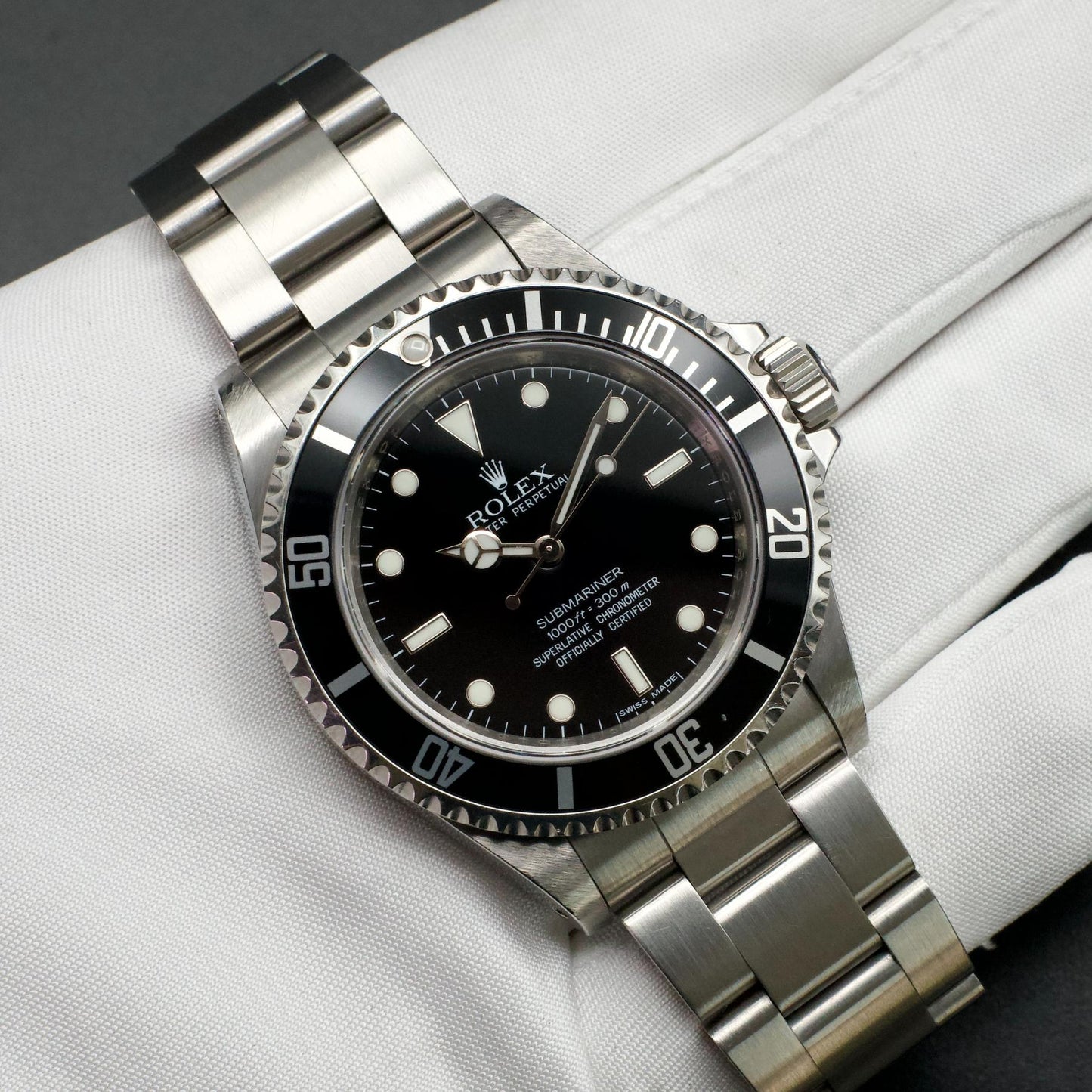 Rolex Submariner No-Date 14060M 40mm