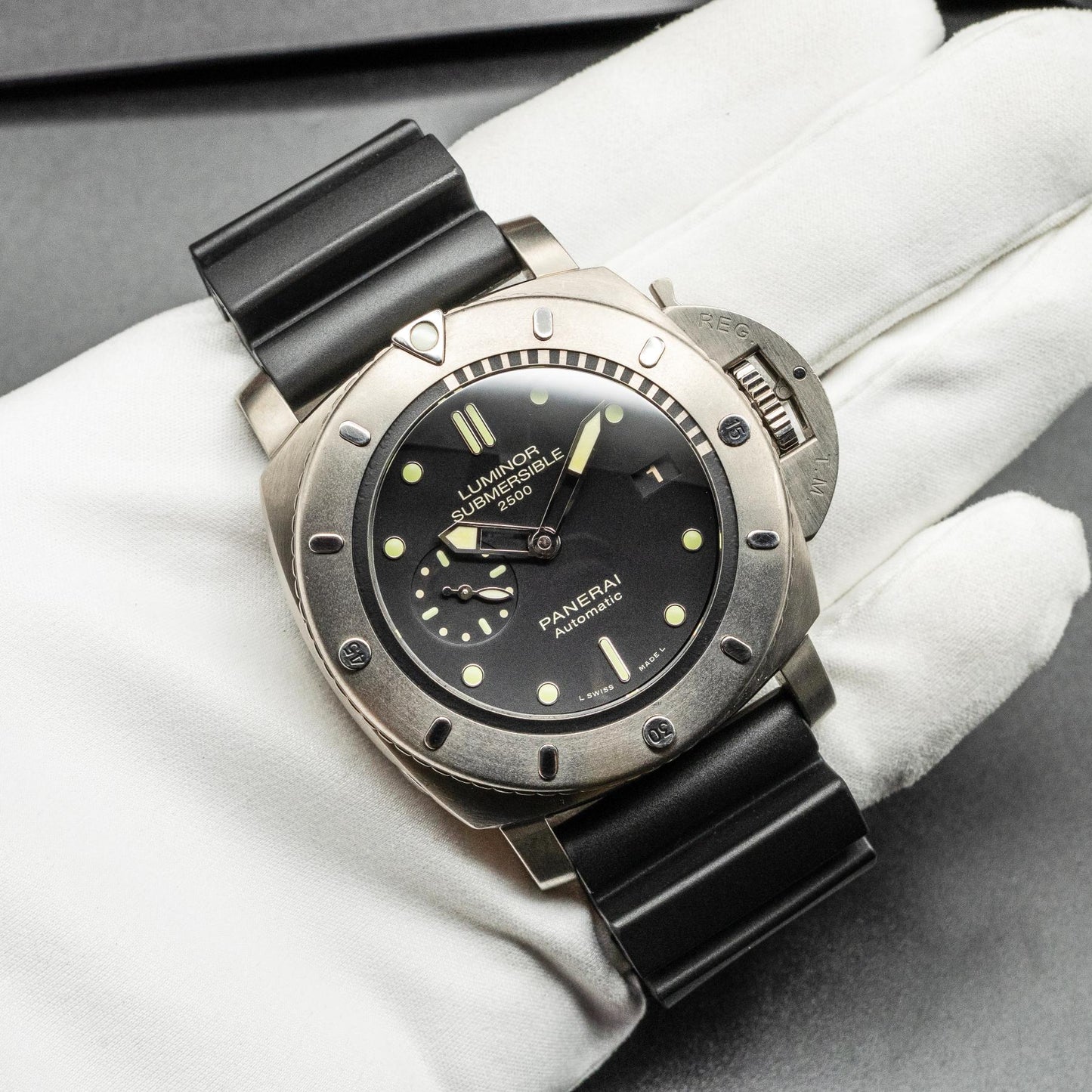 Panerai Submersible 1950 2500m PAM00364 Titanium