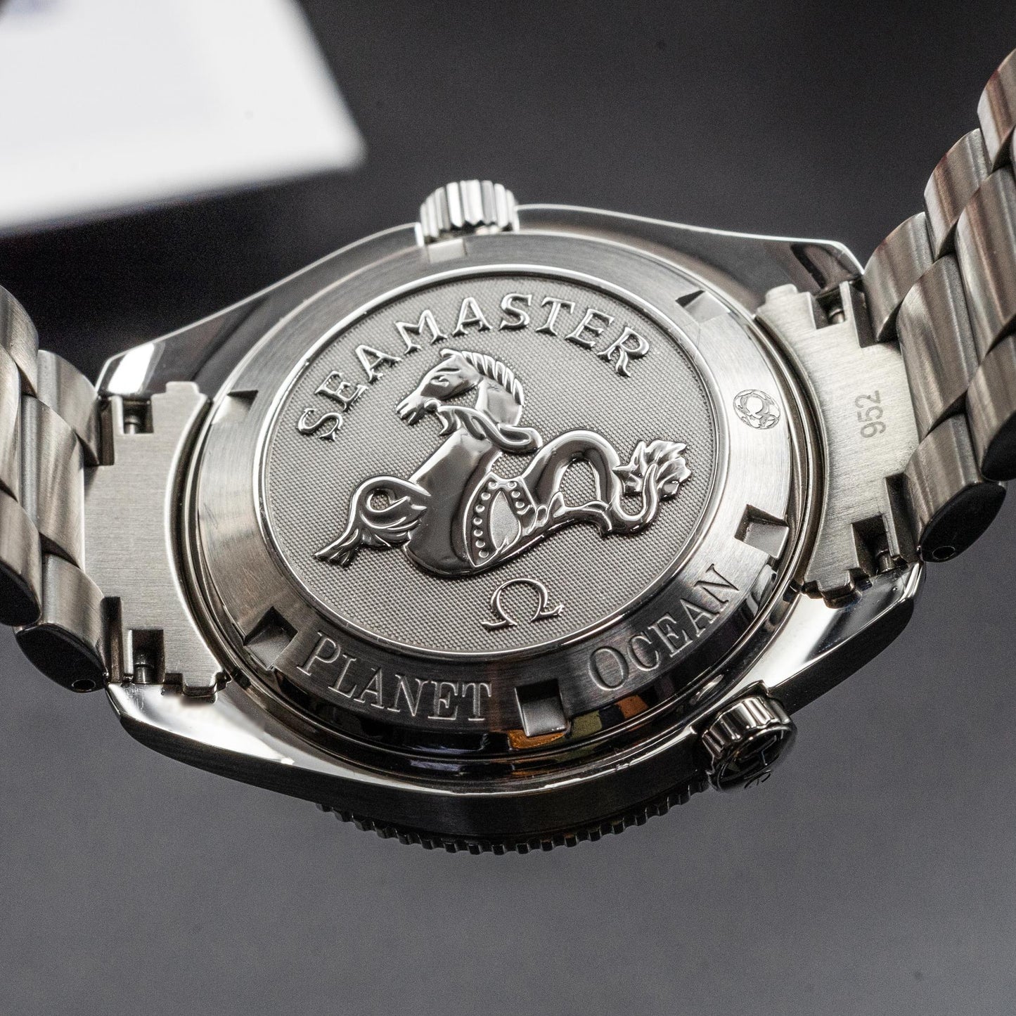 Omega Seamaster Planet Ocean 2201.51.00 42mm Black Orange Dial Box Papers 2010