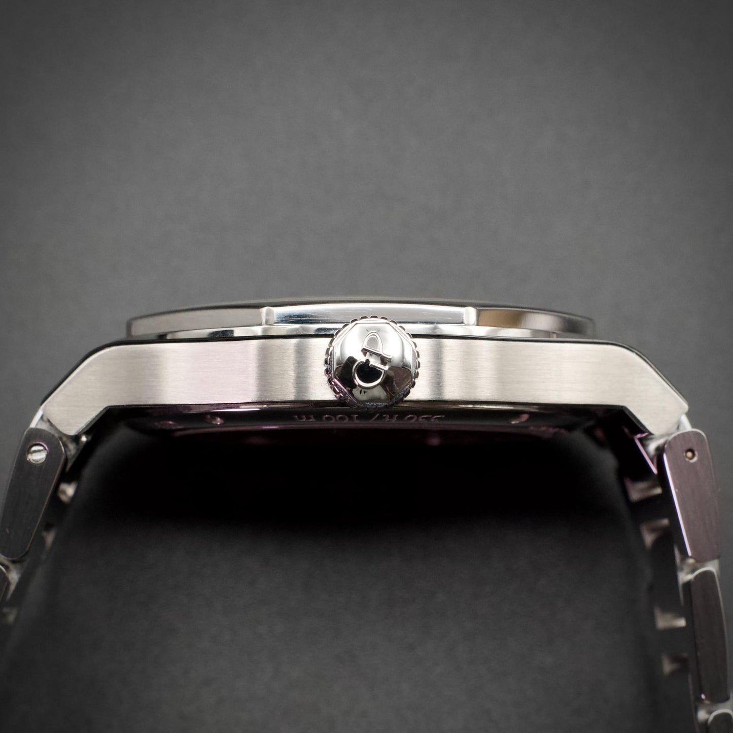 Girard-Perregaux Laureato 81010-11-431-11A 42mm Blue Dial 2023 Full Set