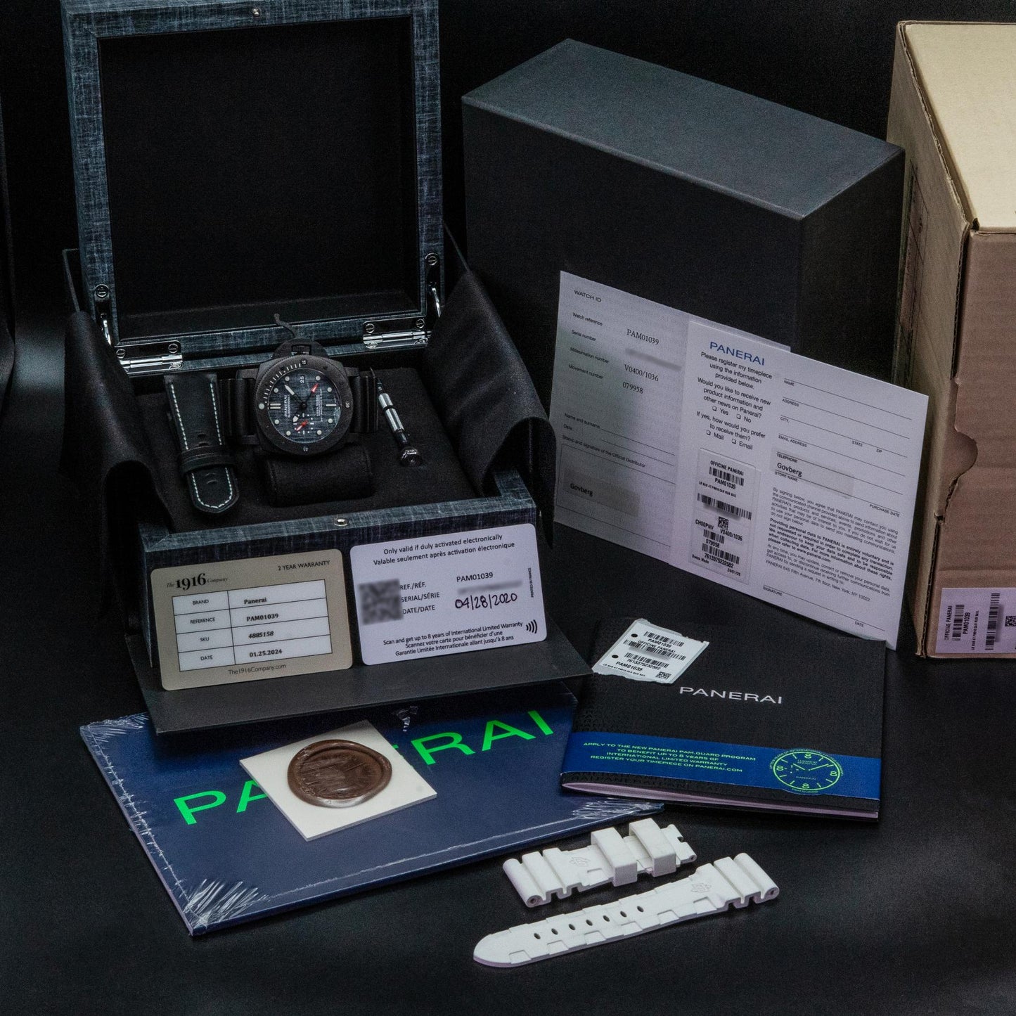 Panerai Submersible Luna Rossa PAM01039 47mm Carbotech Box Papers 2020