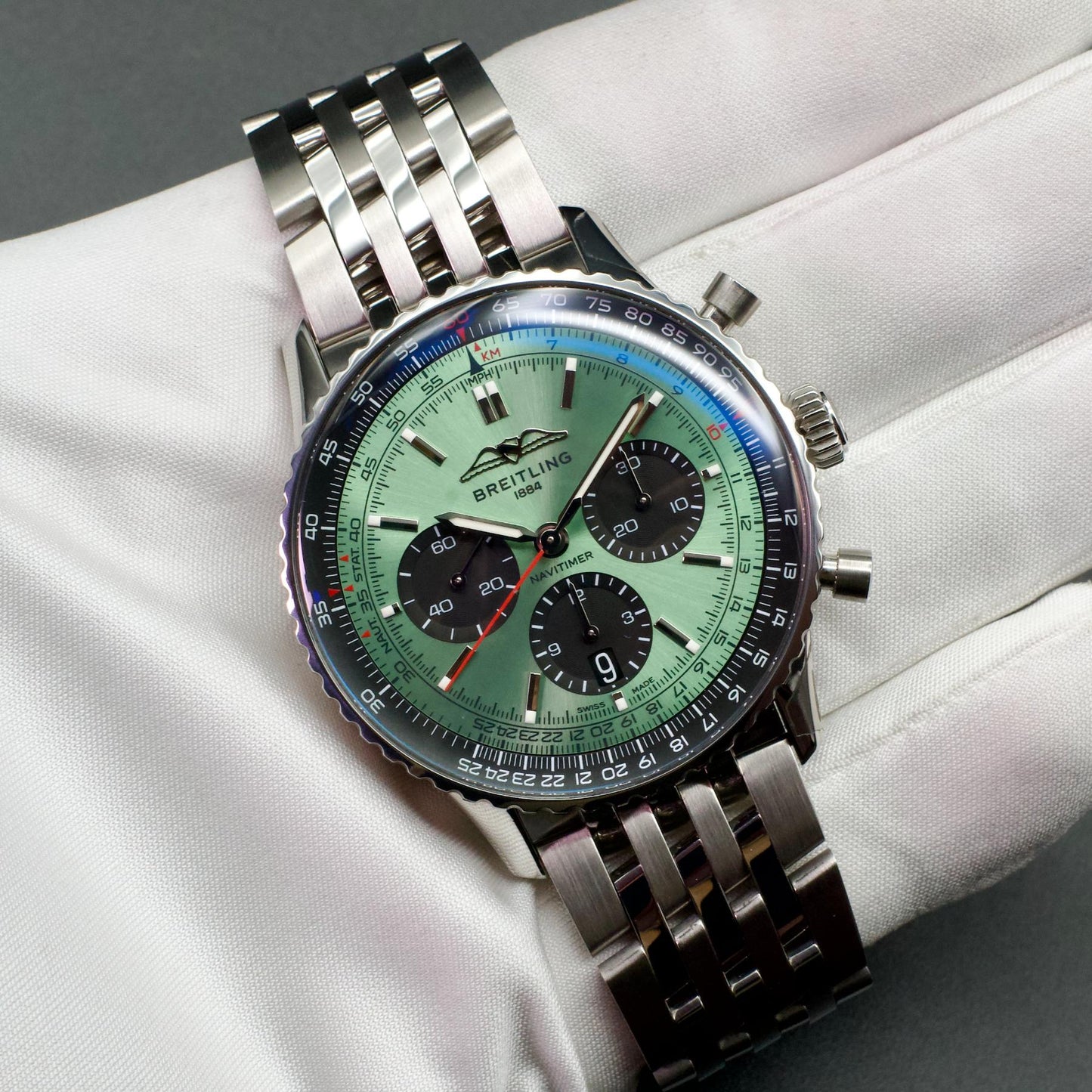Breitling Navitimer B01 AB0138241L1A1 43mm Mint Green Dial Steel Box Papers