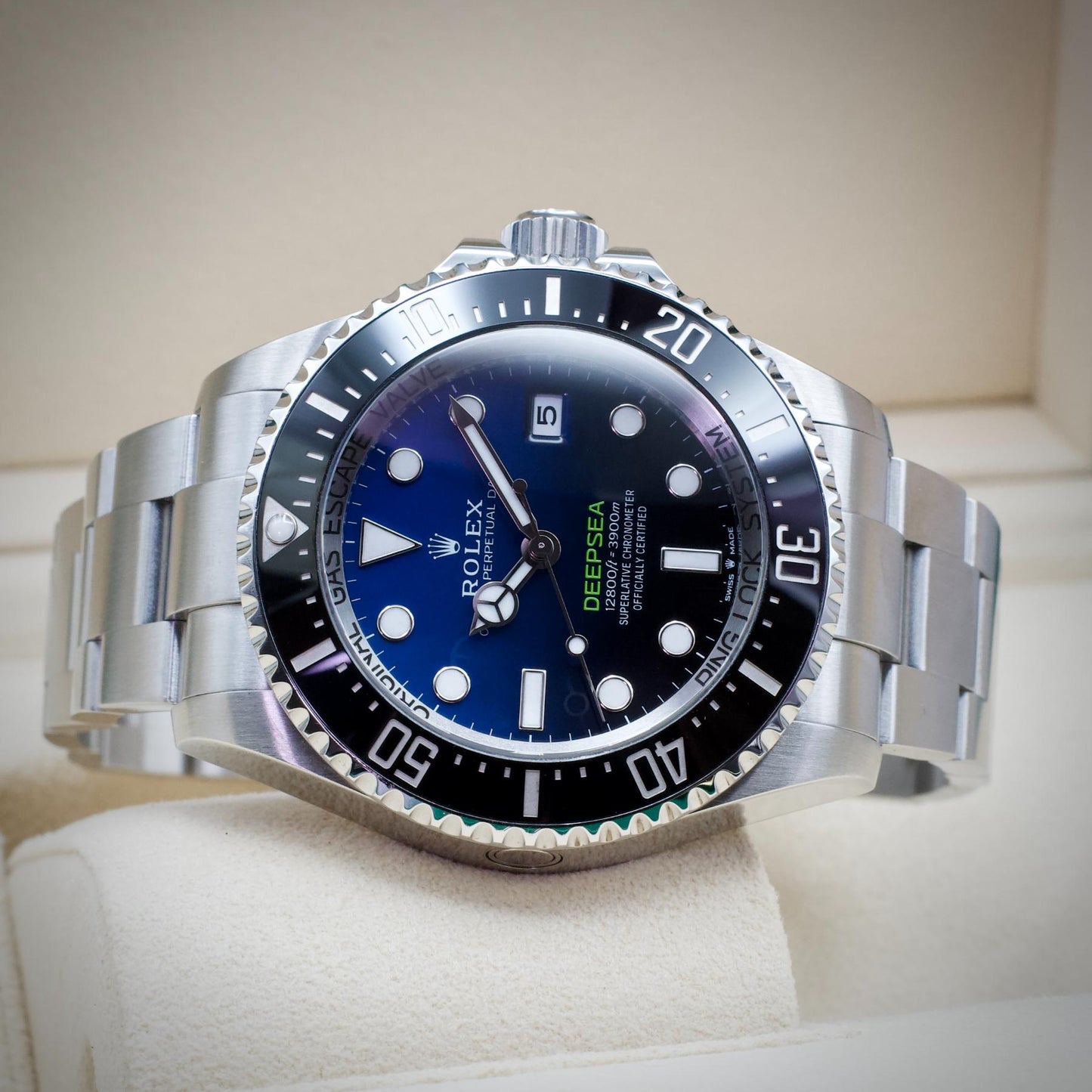 Rolex Deepsea Sea-Dweller 136660 Blue James Cameron 44mm 2025 Full Set