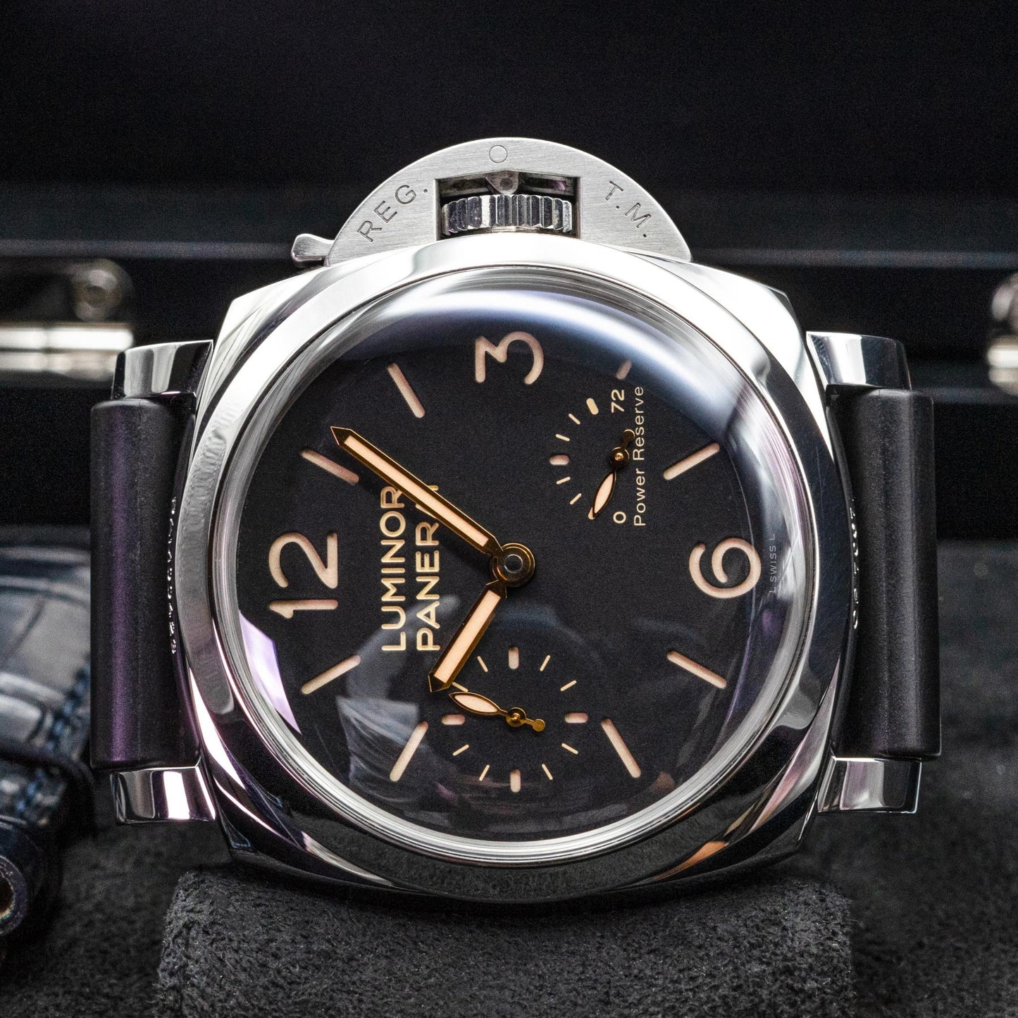 PAM00423 47mm Steel Black Dial