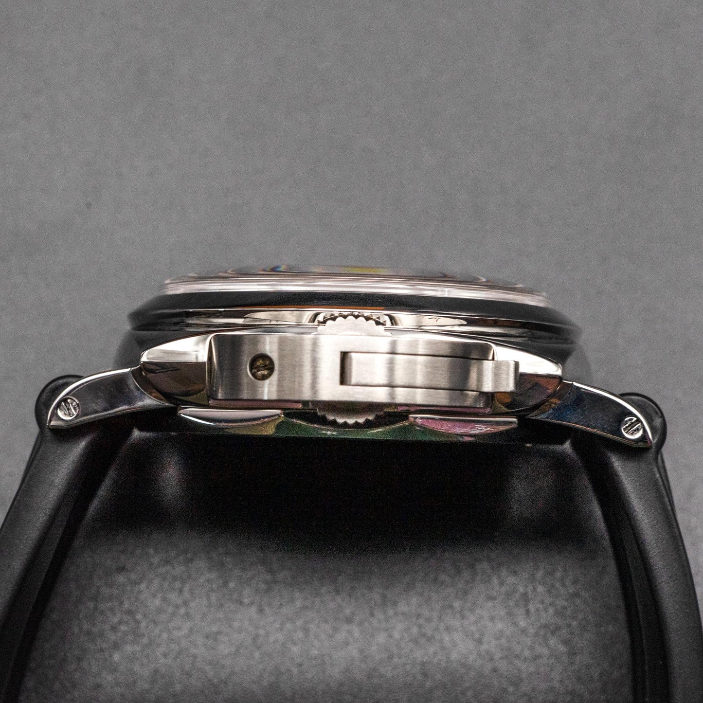 PAM00422 47mm Steel Black Dial