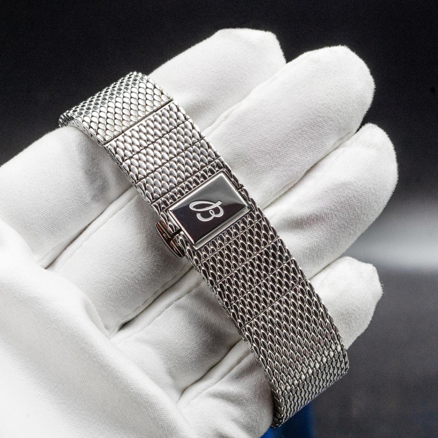 Breitling Superocean Heritage B01 Chronograph 42mm Steel Black Mesh Papers